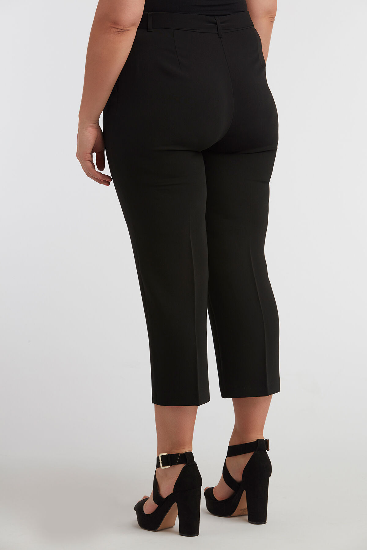 Wijdvallend pantalon met ceintuur image number 4