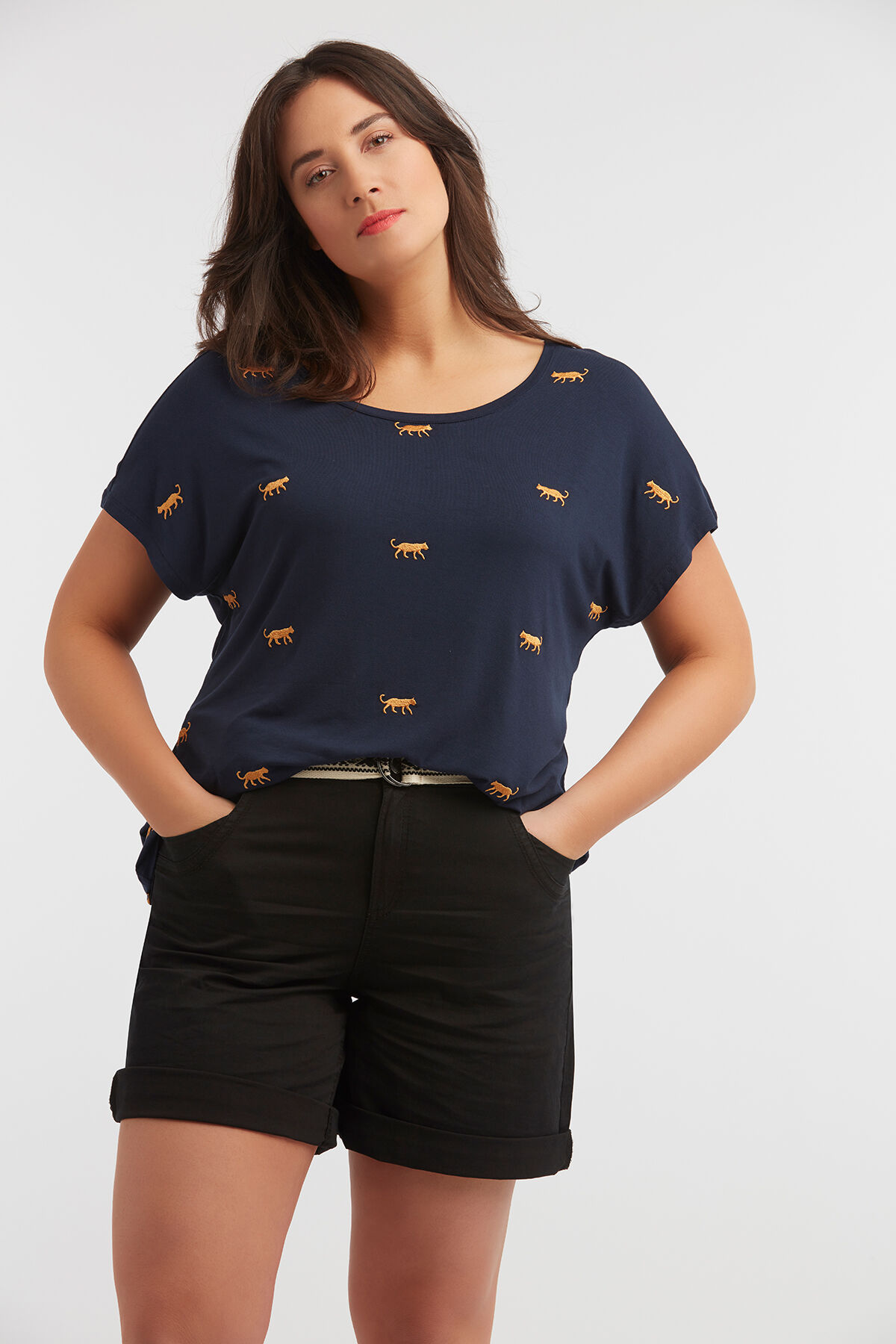 T-shirt met embroidery en kruisbandjes image number 4