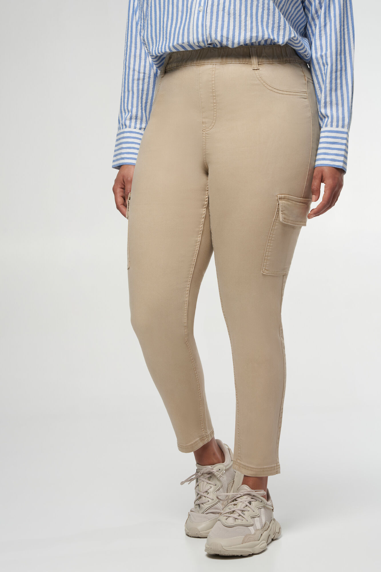 Tregging new arrivals met zakken