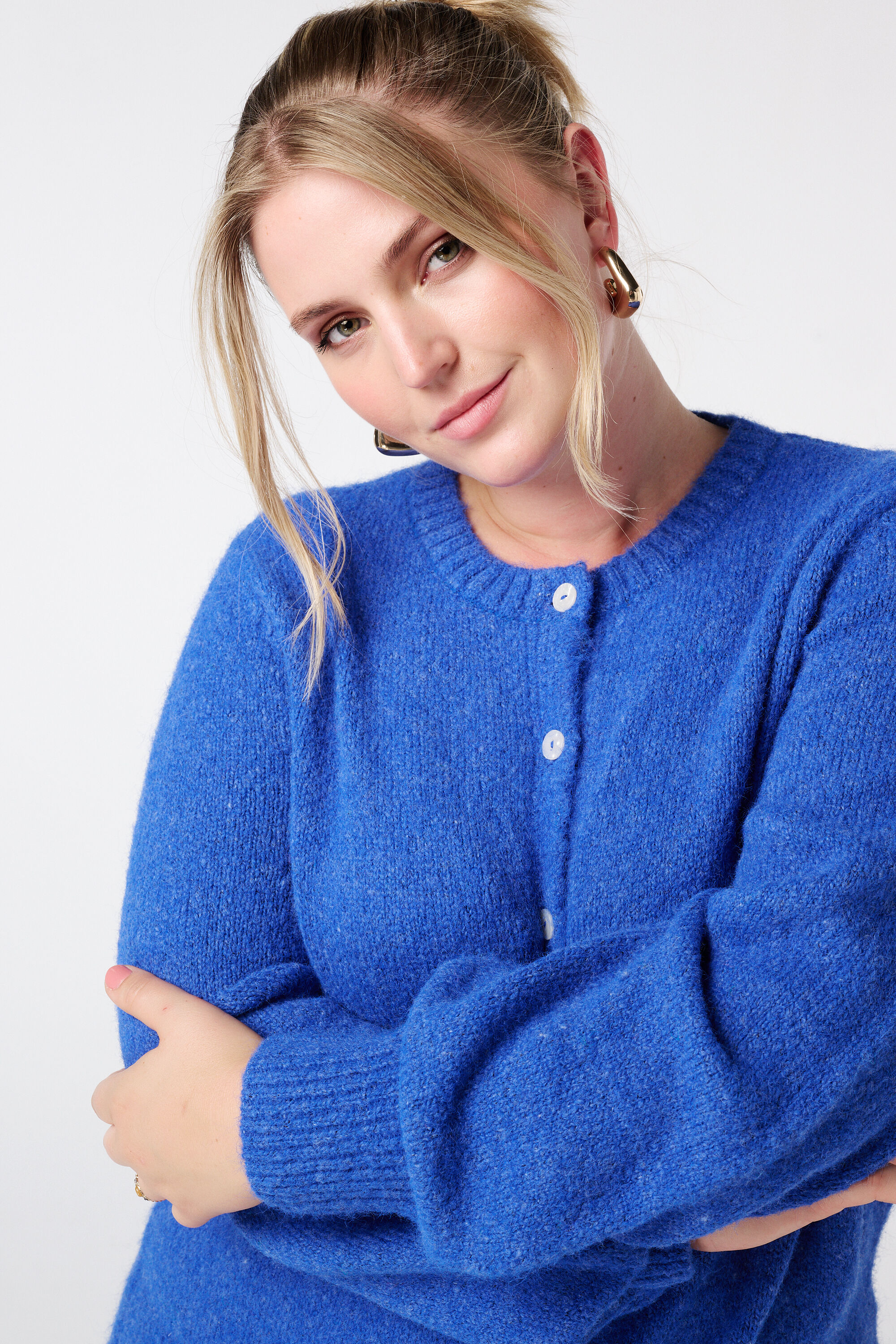 Fijn gebreid vest met knoopsluiting image number 4