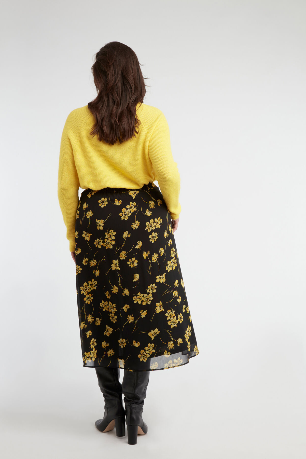 Bloemenrok met knoopjes image number 3