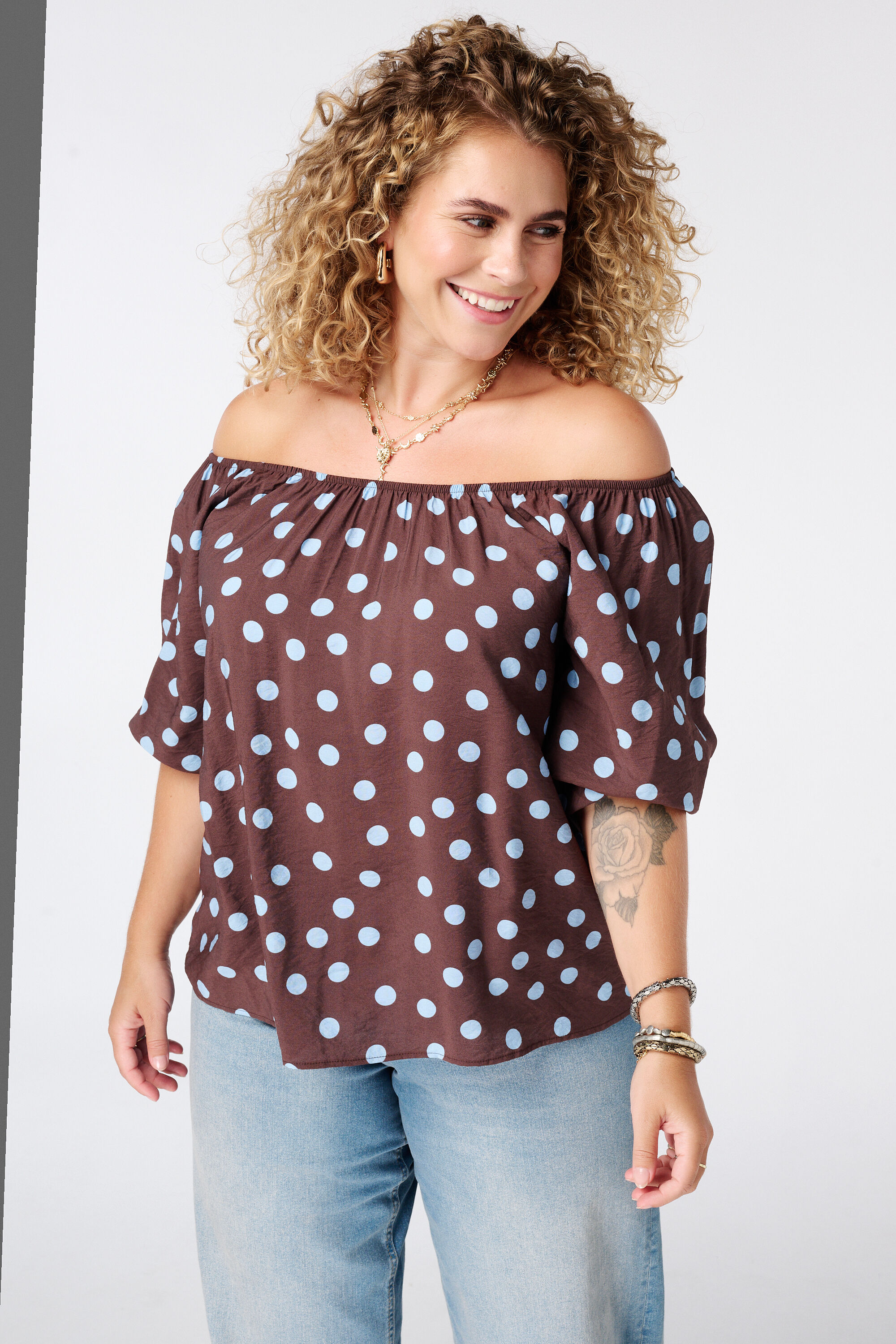 Off-shoulder blouse met polka dot