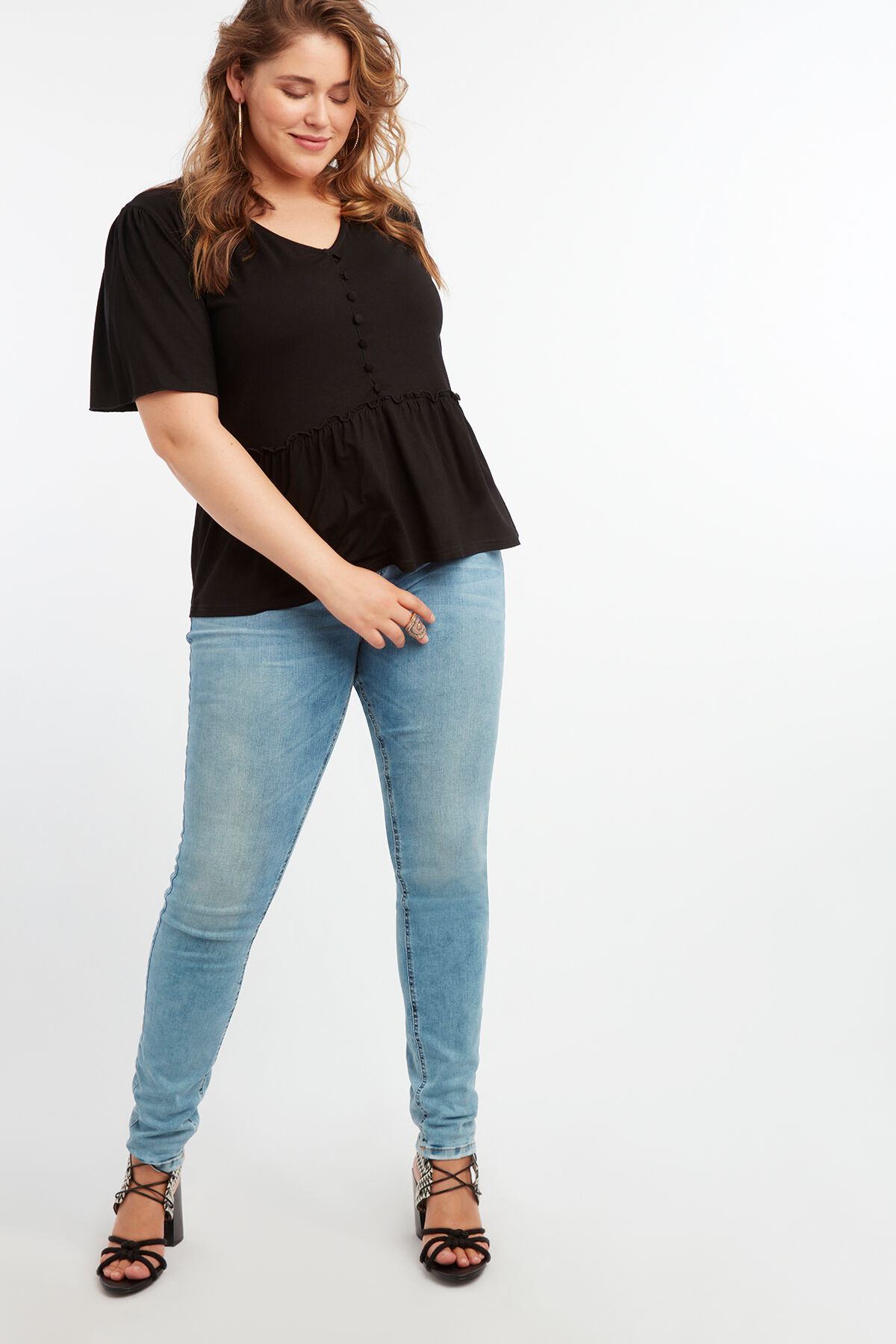 Viscose top met sierknopen image number 4