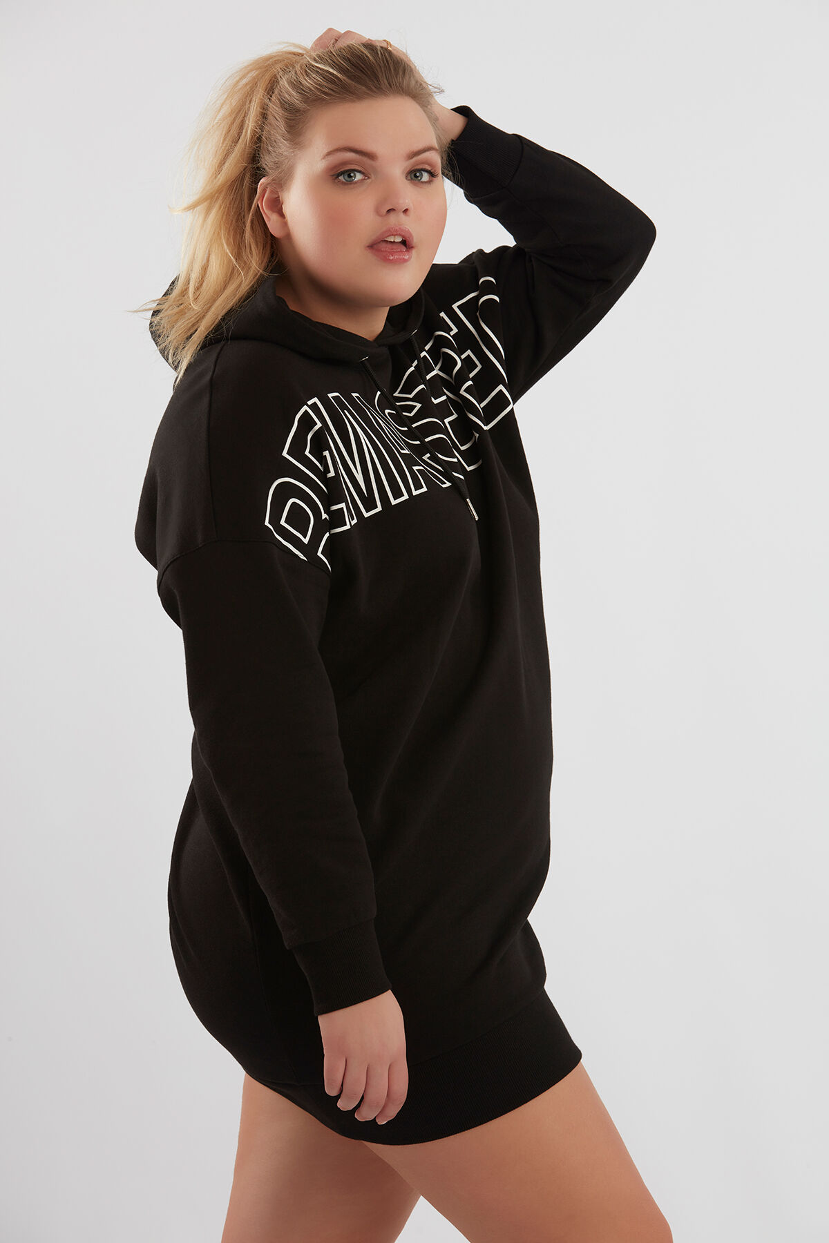 Sweaterdress met rubberopdruk image number 4