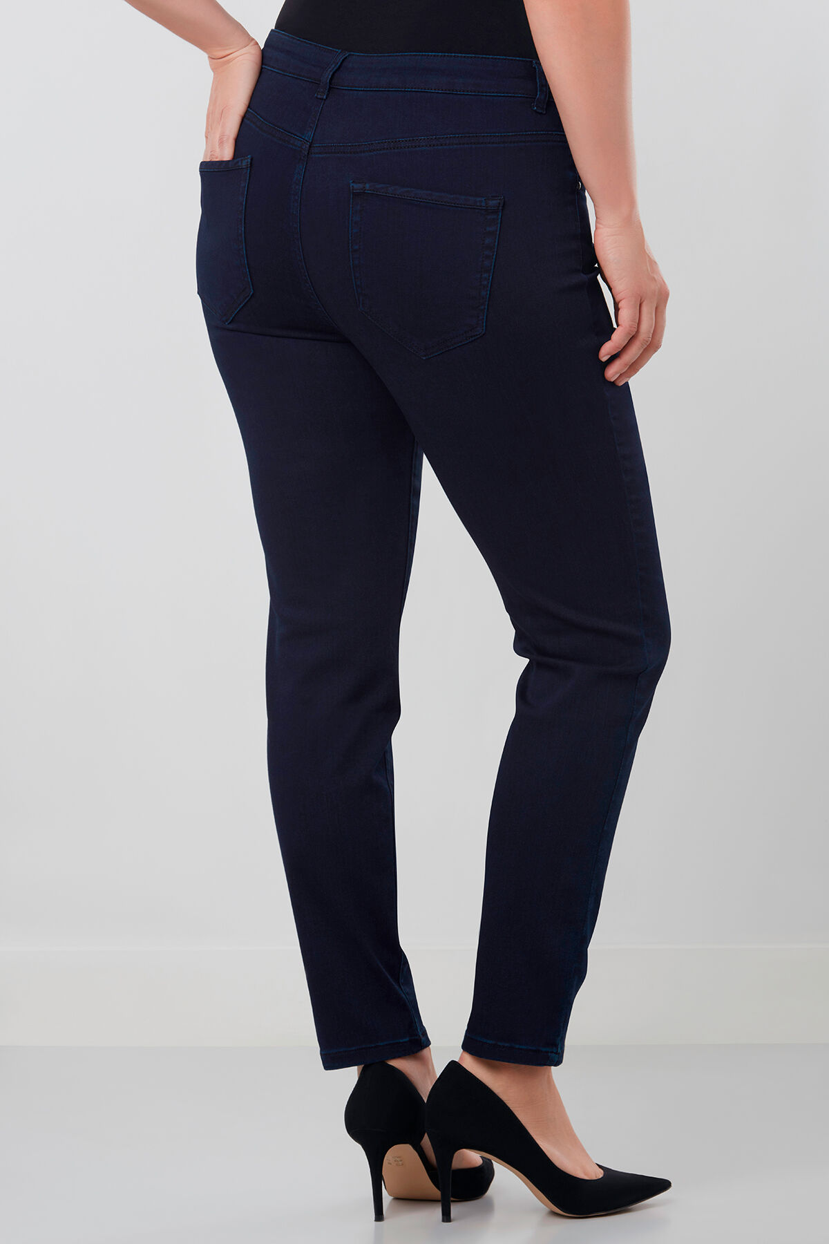 Skinny leg jeans SHAPING image number 3