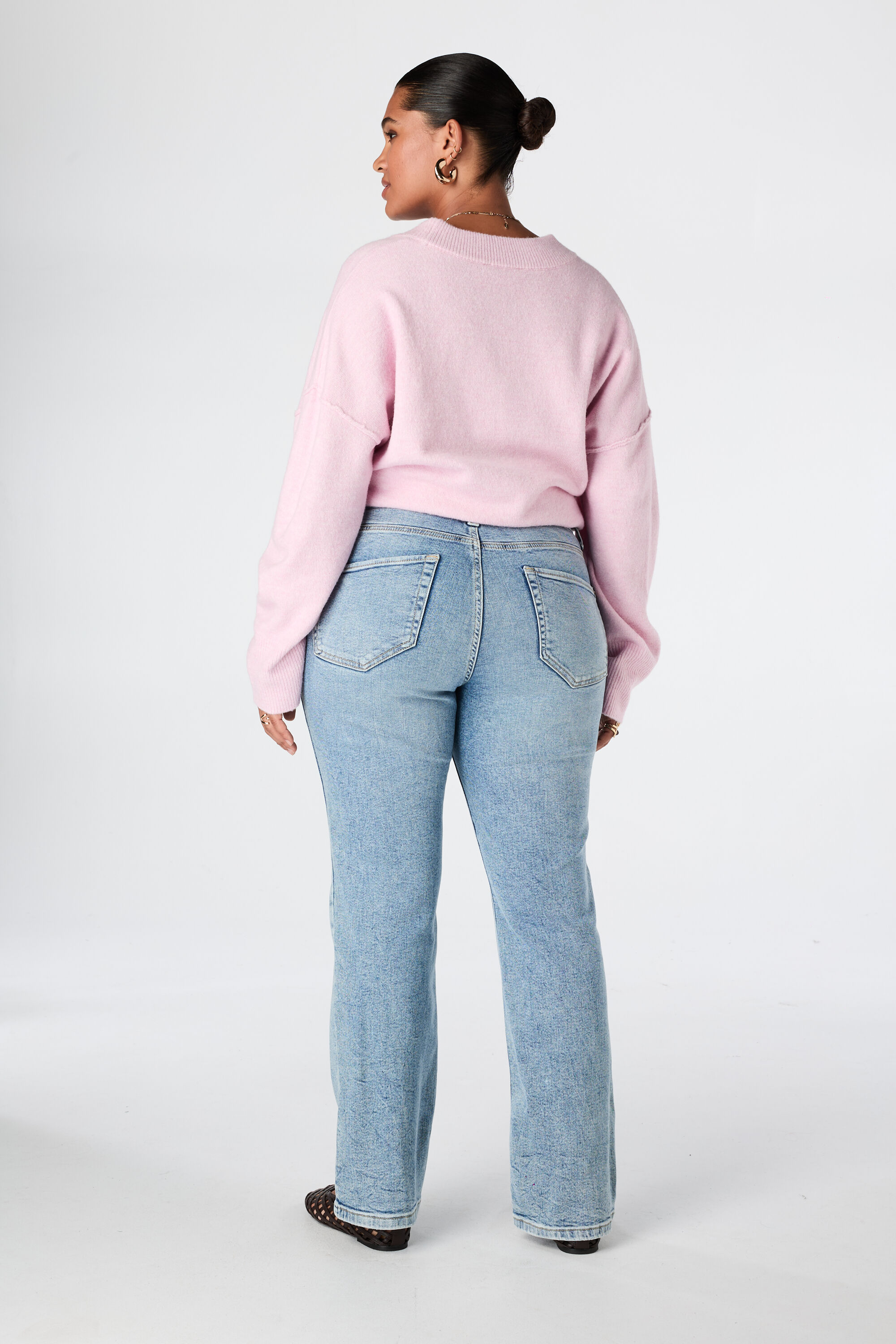Straight leg jeans image number 3