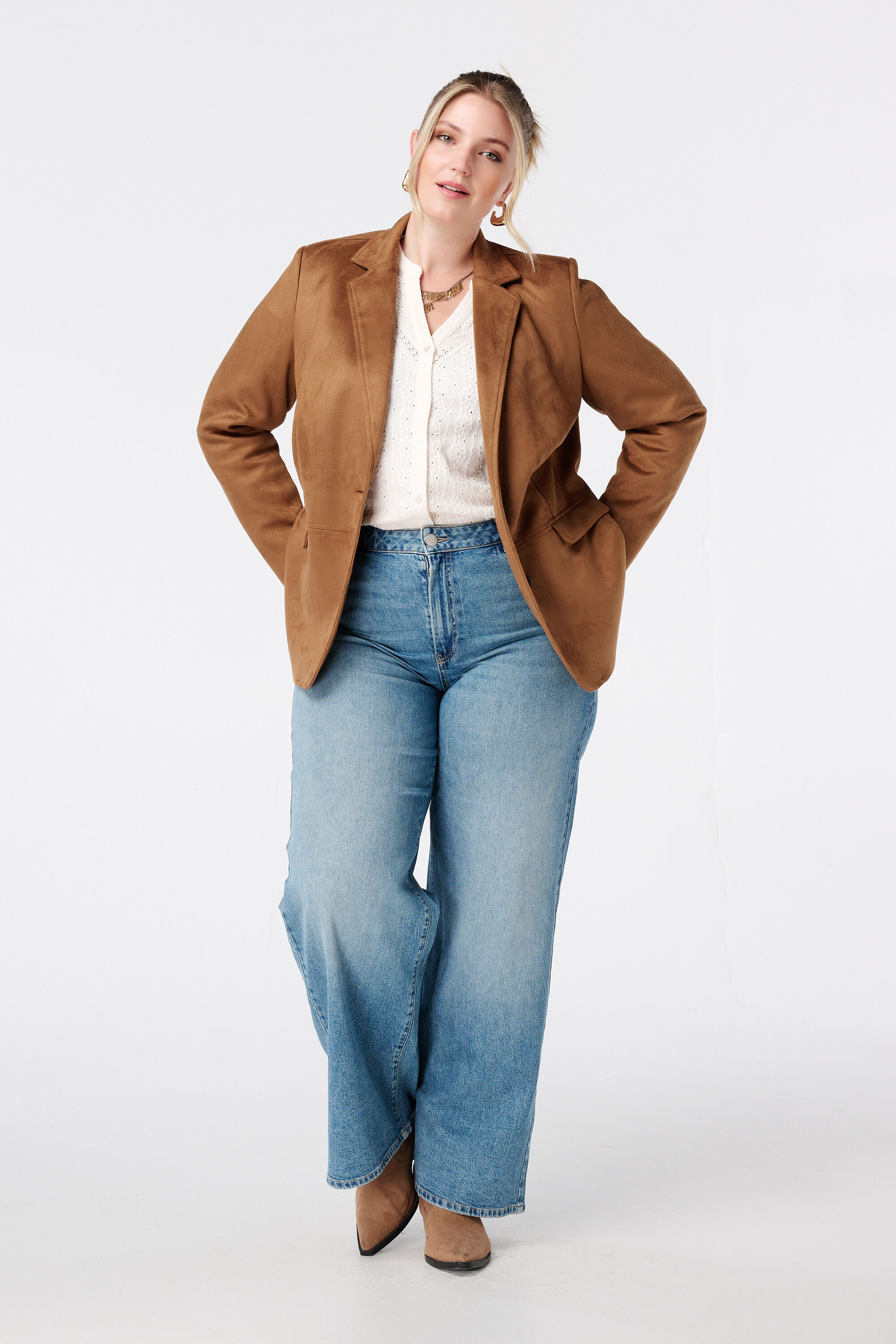 Blazer in su&egrave;de look image number 5