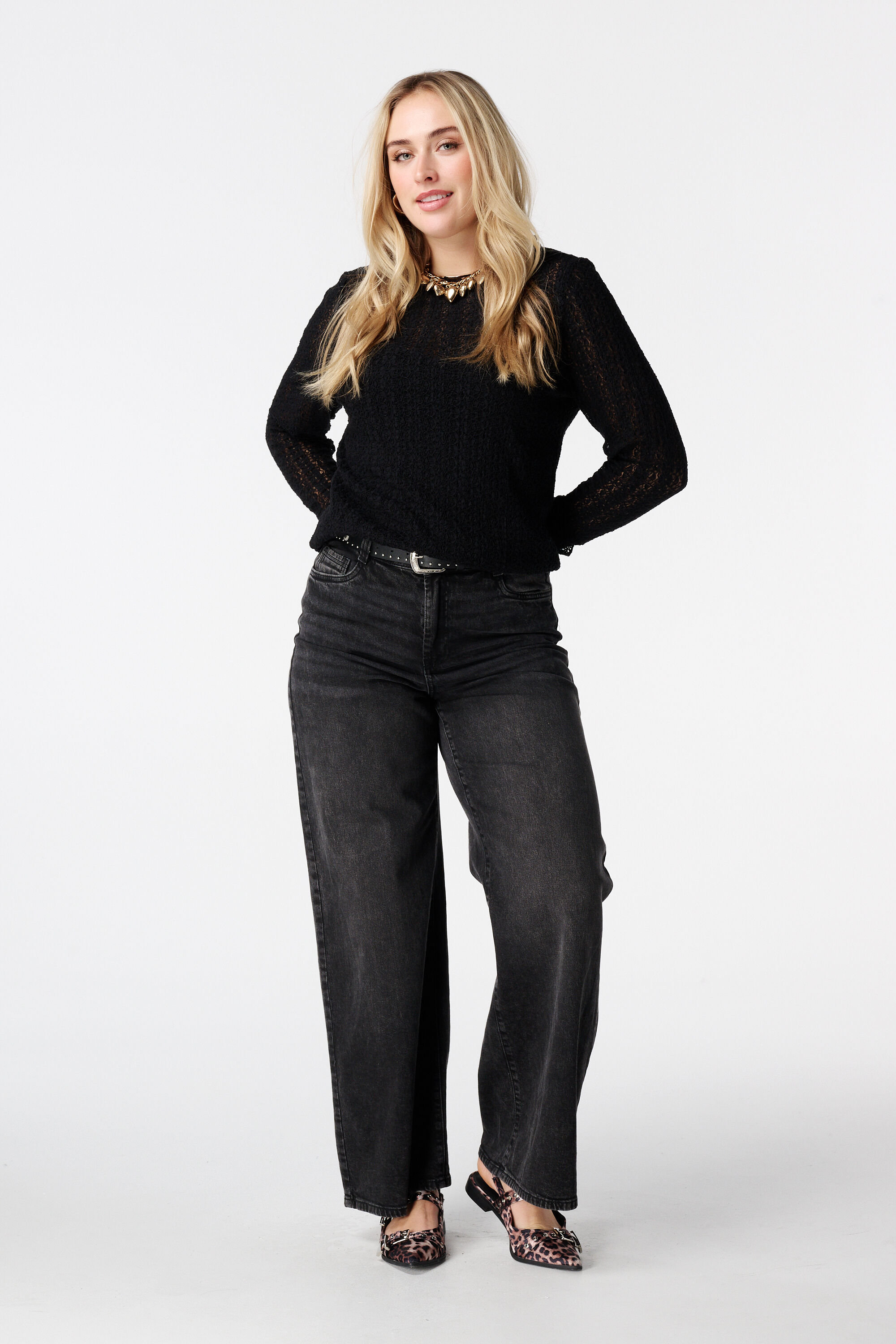 Kanten top met trompetmouwen image number 5