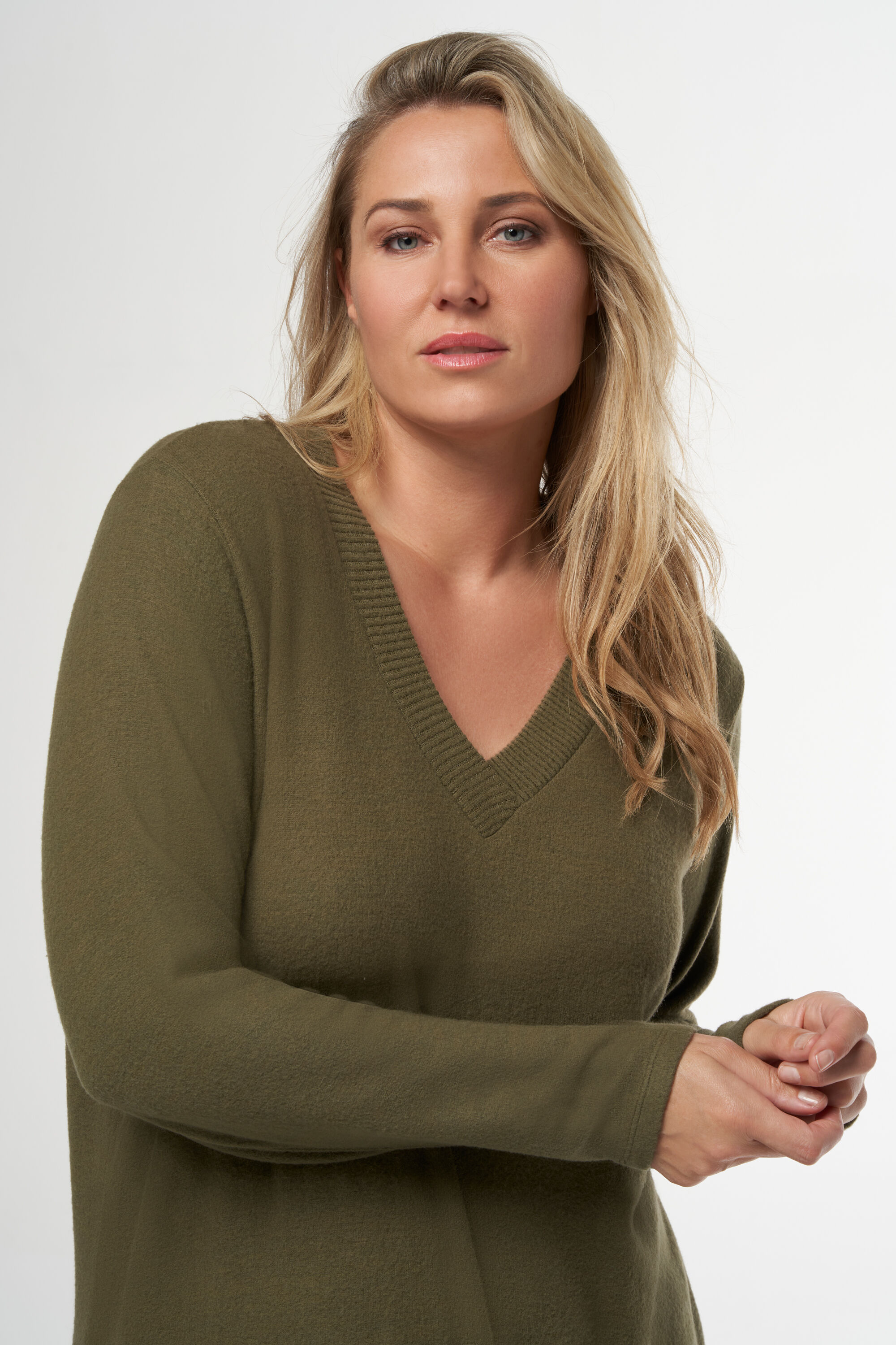 Ruimvallende jurk met zachte stof image number 6