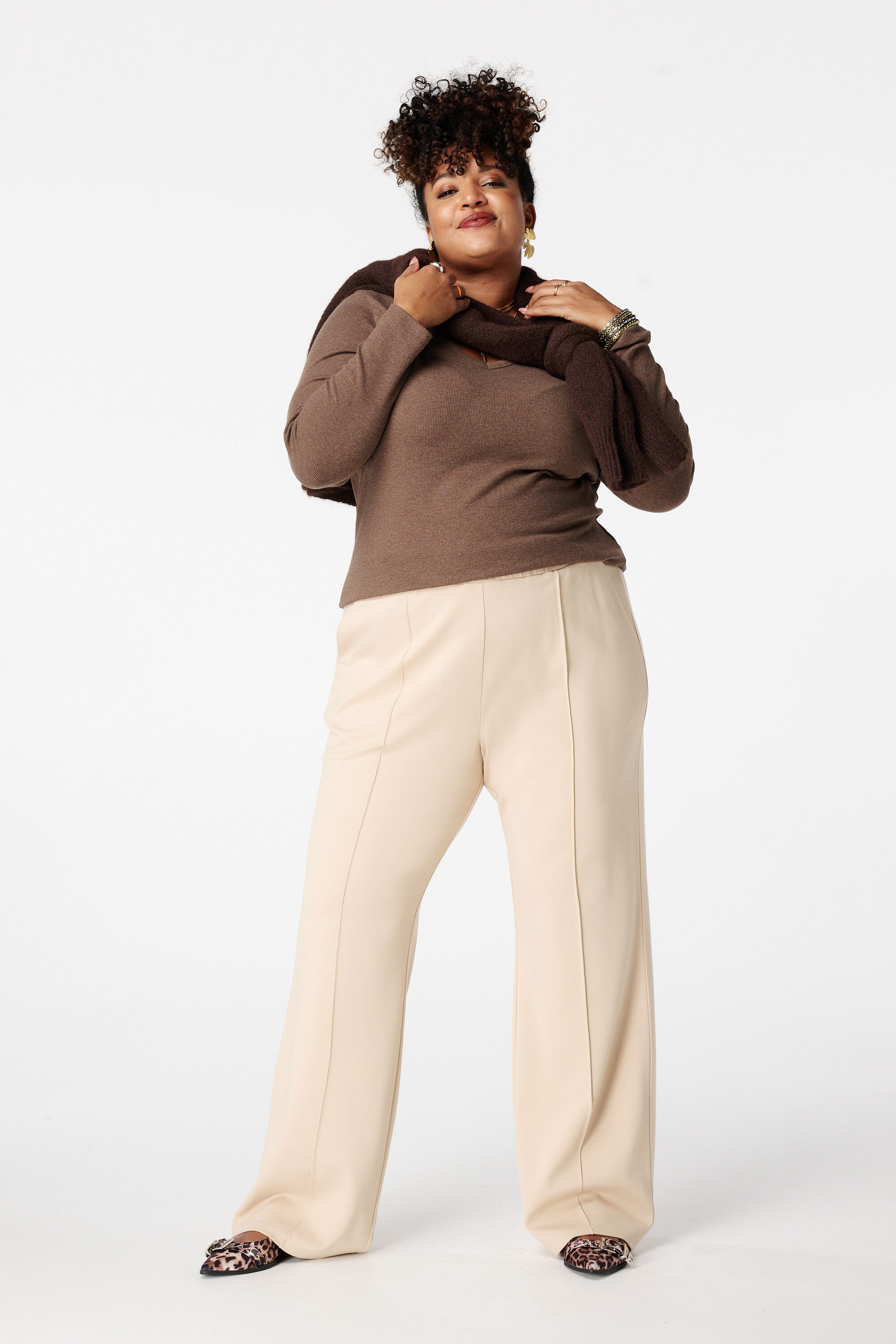 Wide leg pantalon met siernaden