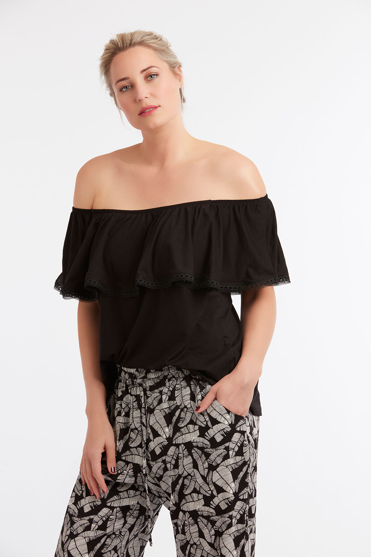 Off-shoulder top met volant image number 0