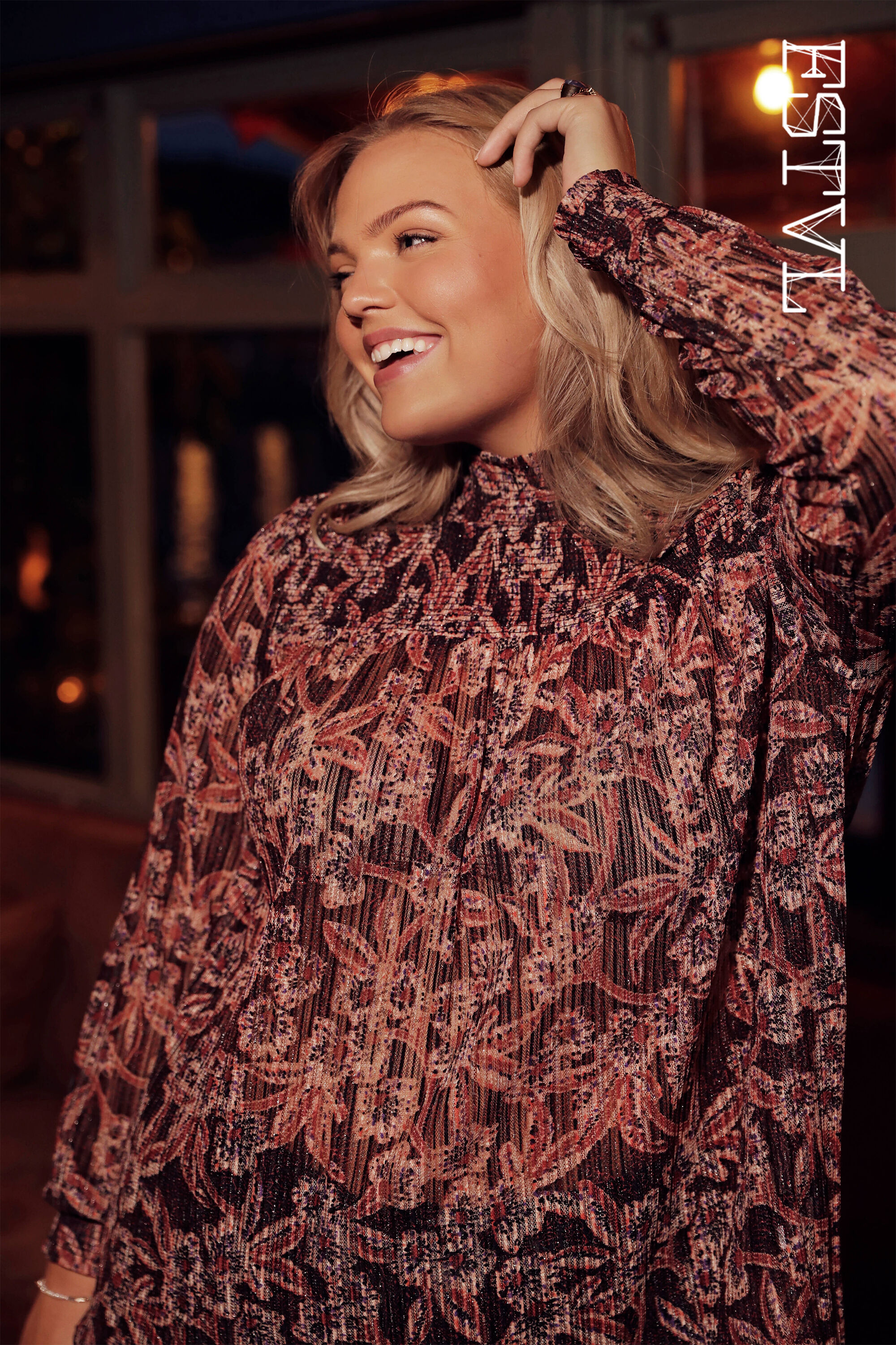 Top met print image number 0