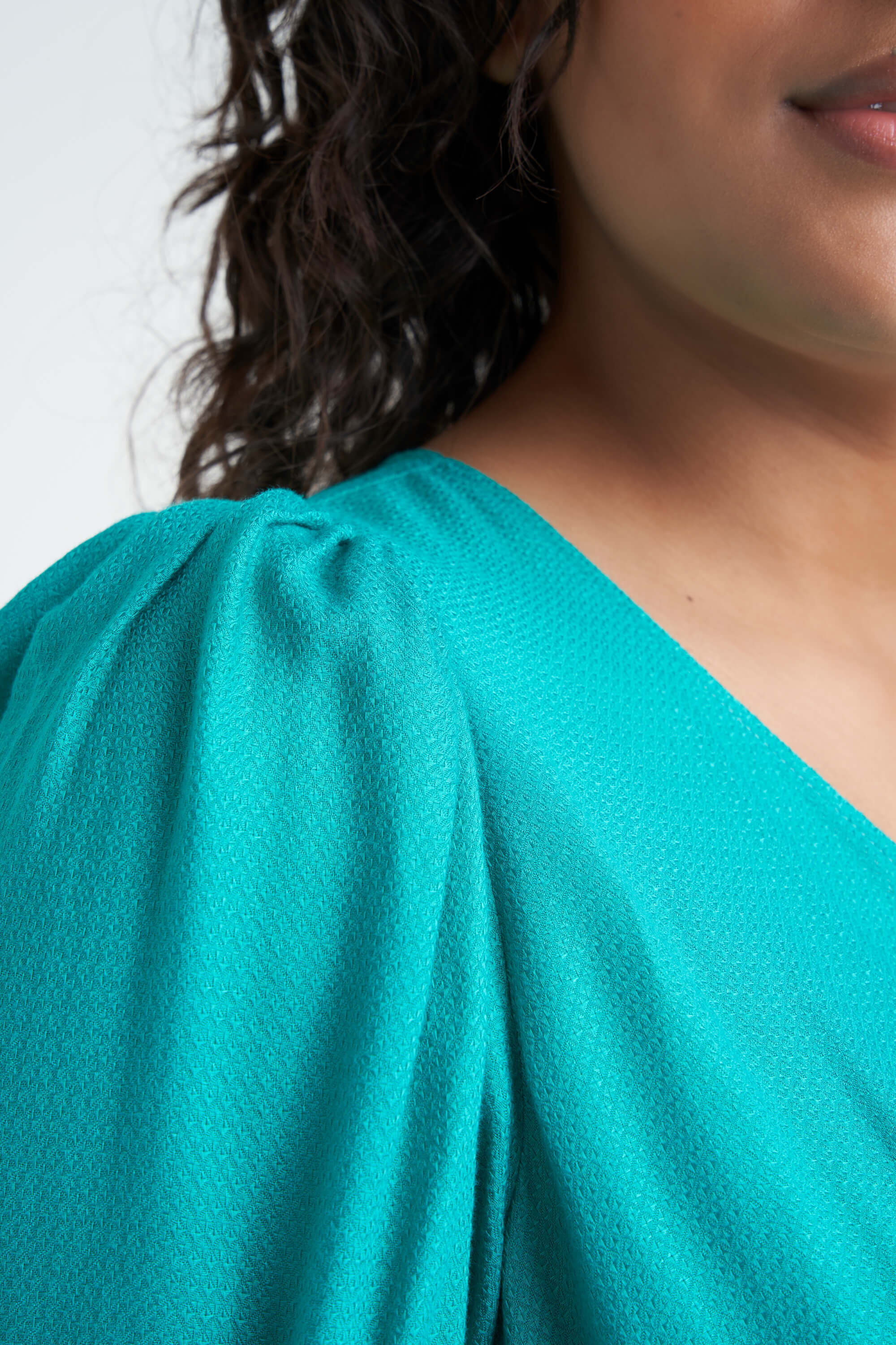 Wikkelblouse met pofmouwen  image number 6