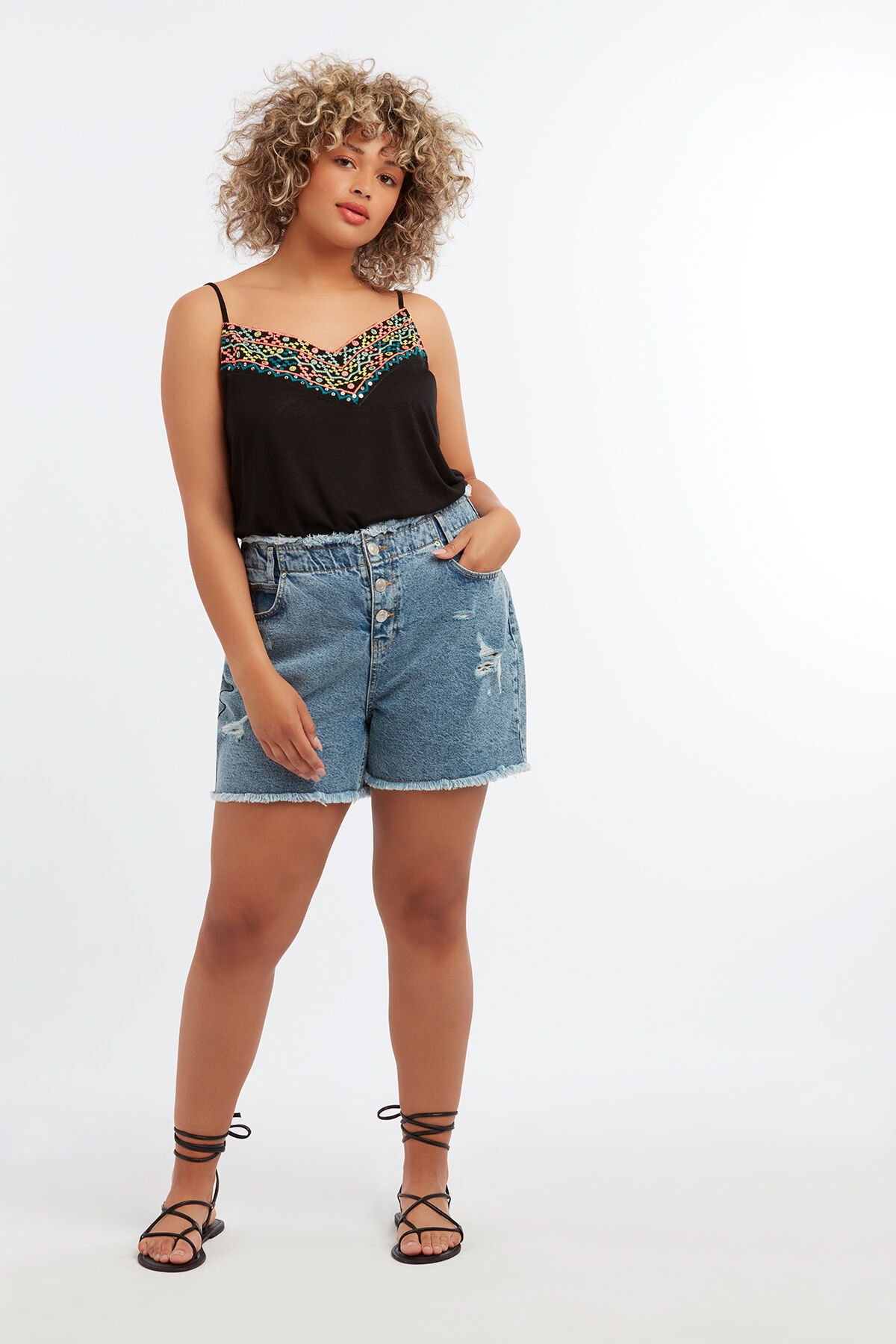 Top met embroidery image number 3