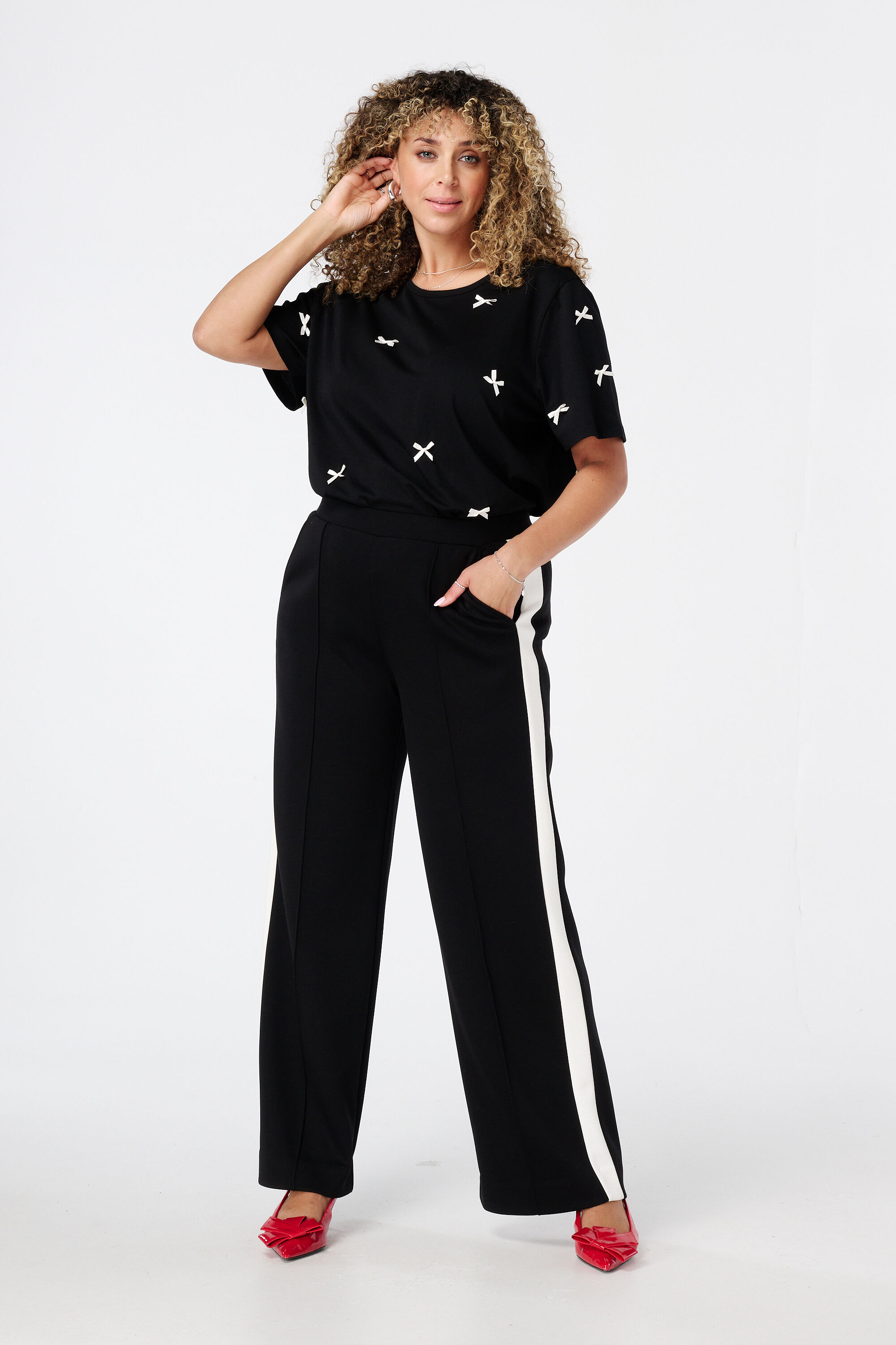 T-shirt met strikjes image number 5