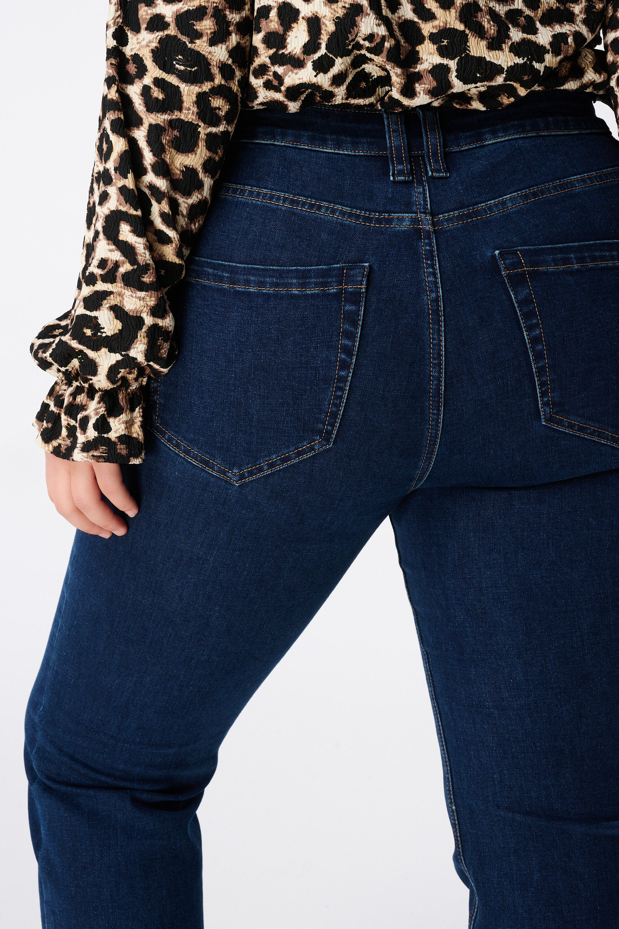 Flared leg jeans JASMIN image number 5