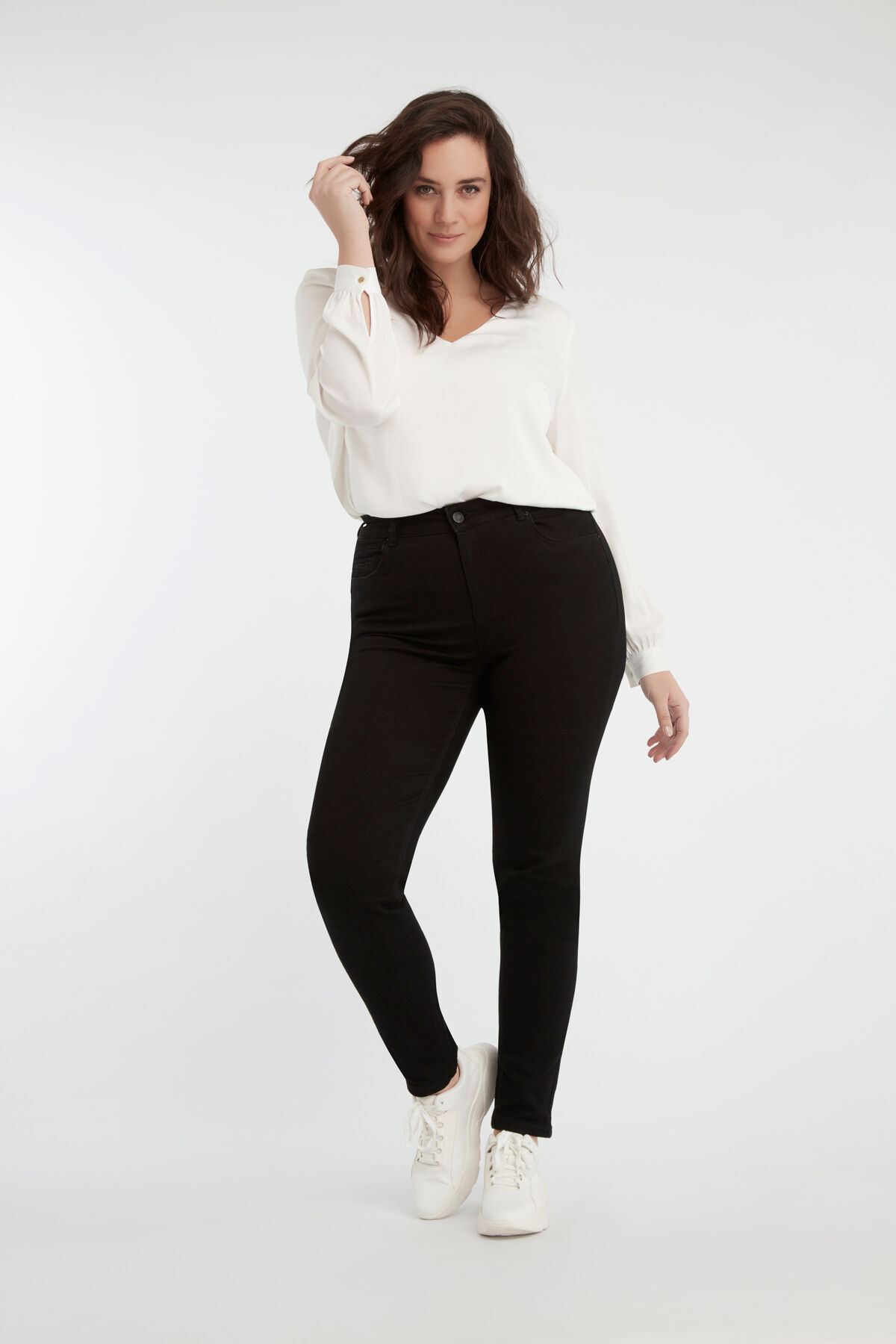 Slim leg jeans IRIS image number 7