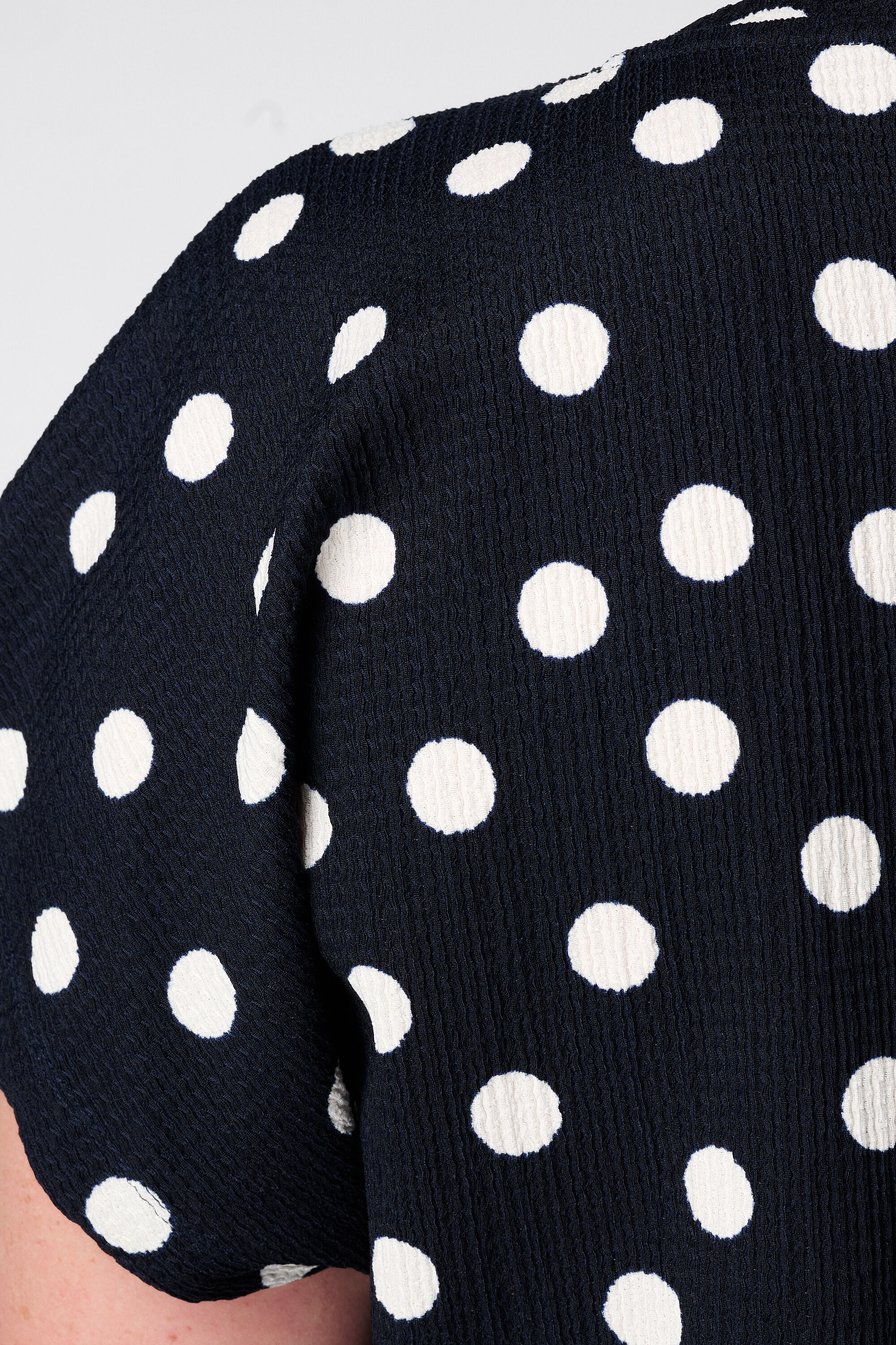 Top met polka dot image number 6