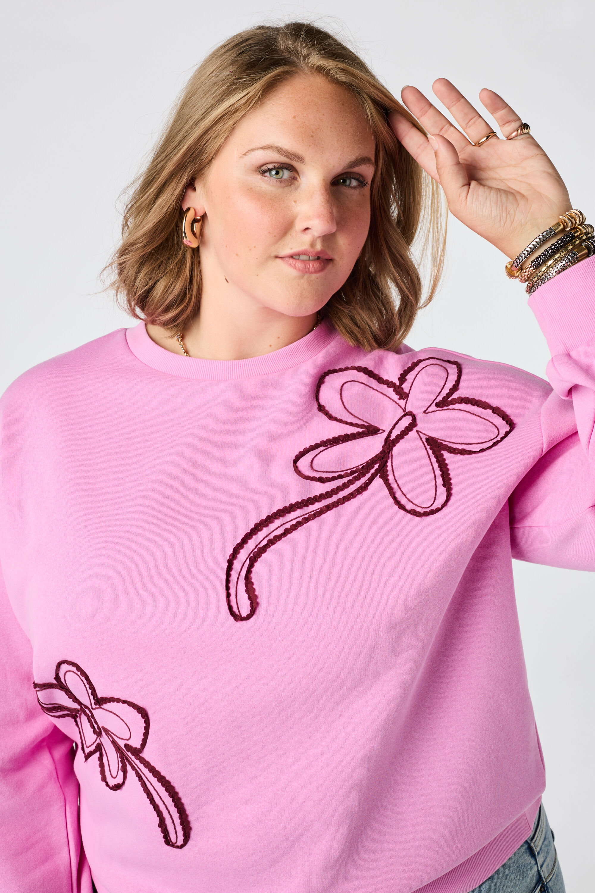 Sweater met borduursel image number 4