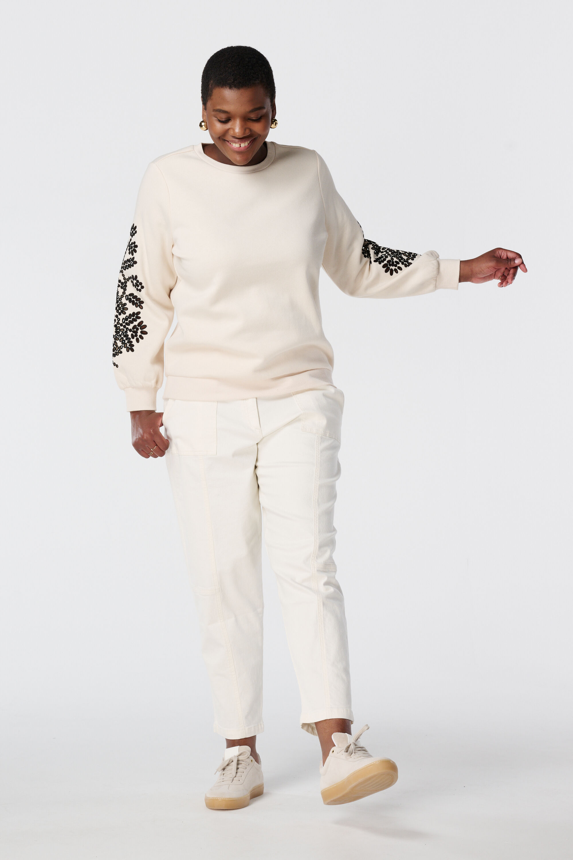 Sweater met borduursel op mouwen image number 5