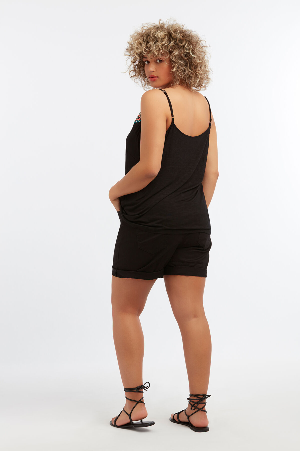 Top met embroidery image number 5