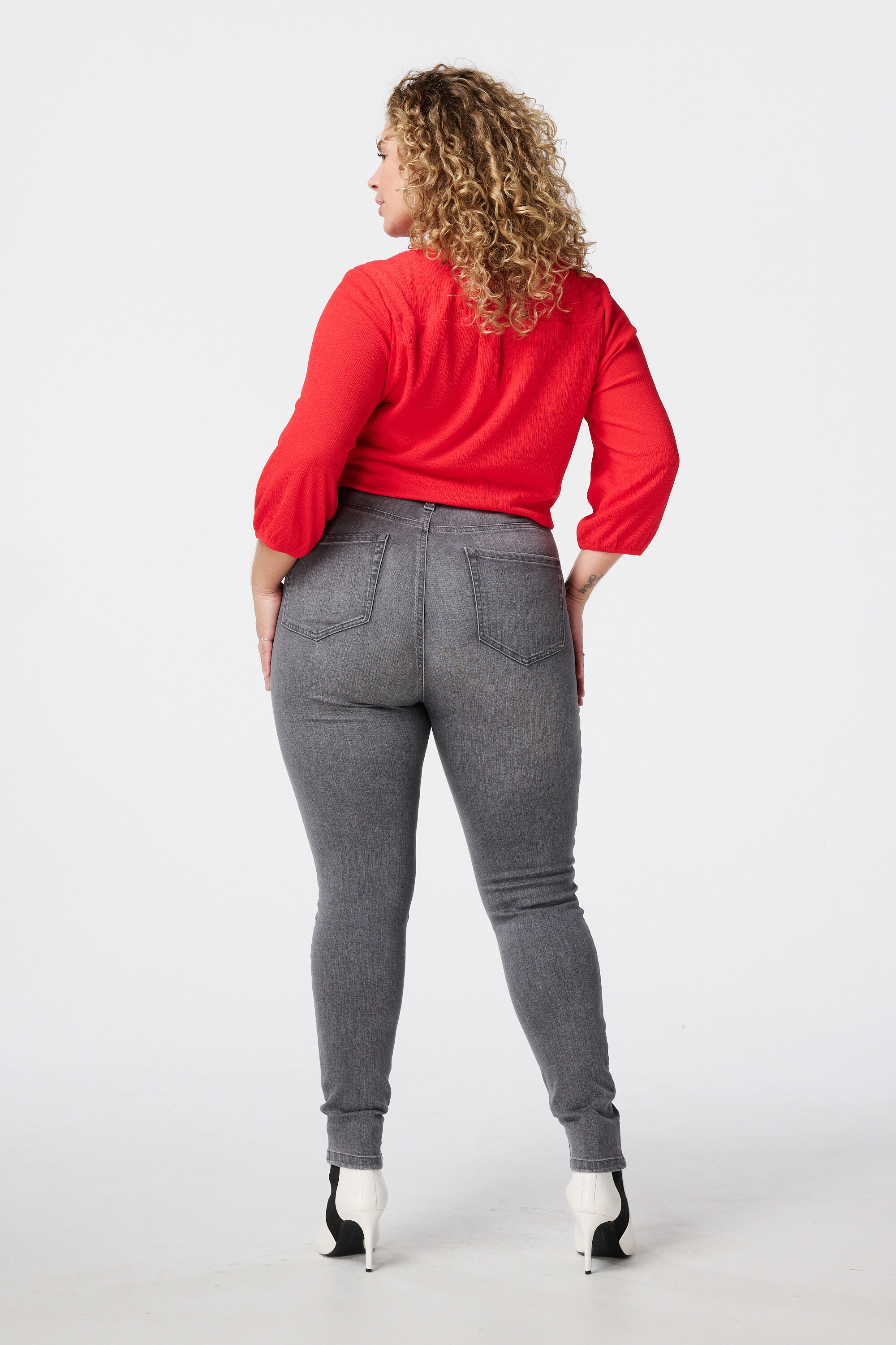 Skinny leg high waist jeans CHERRY image number 3