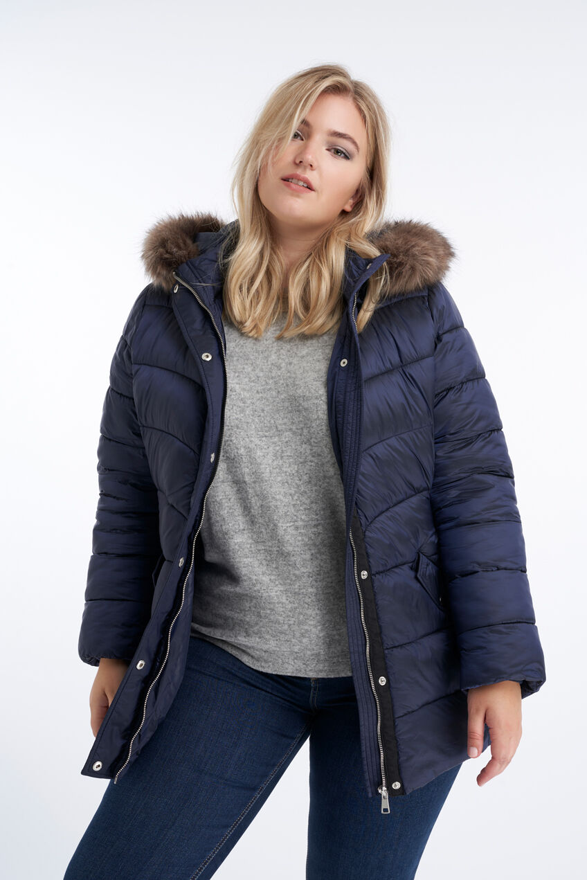Gewatteerde jas met capuchon image number 4