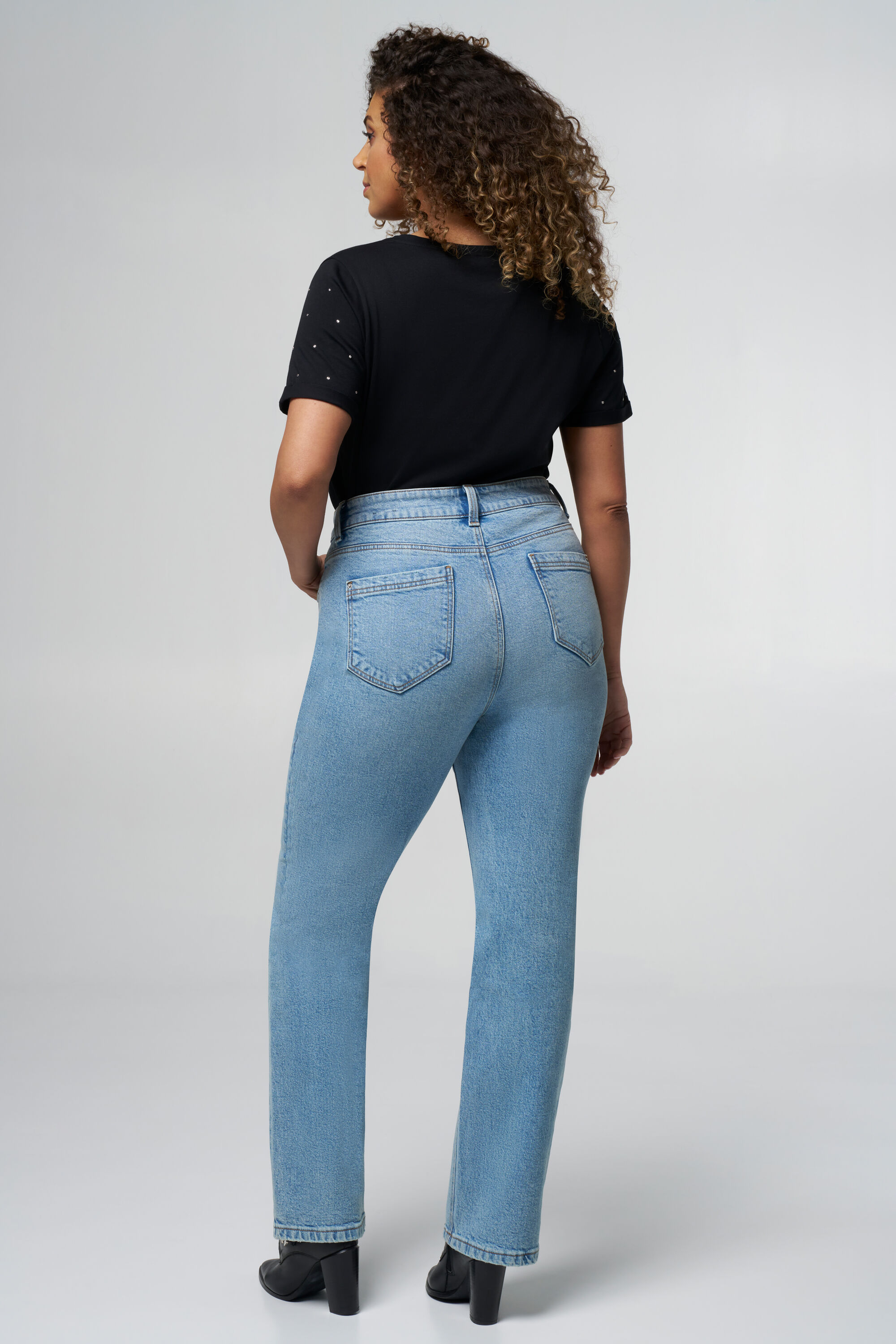 Loose straight leg jeans image number 3