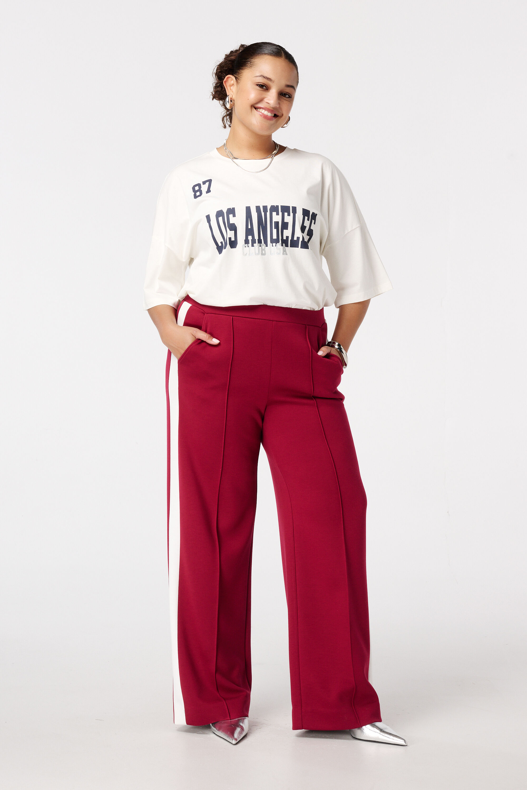 Ruimvallend t-shirt met tekst image number 5