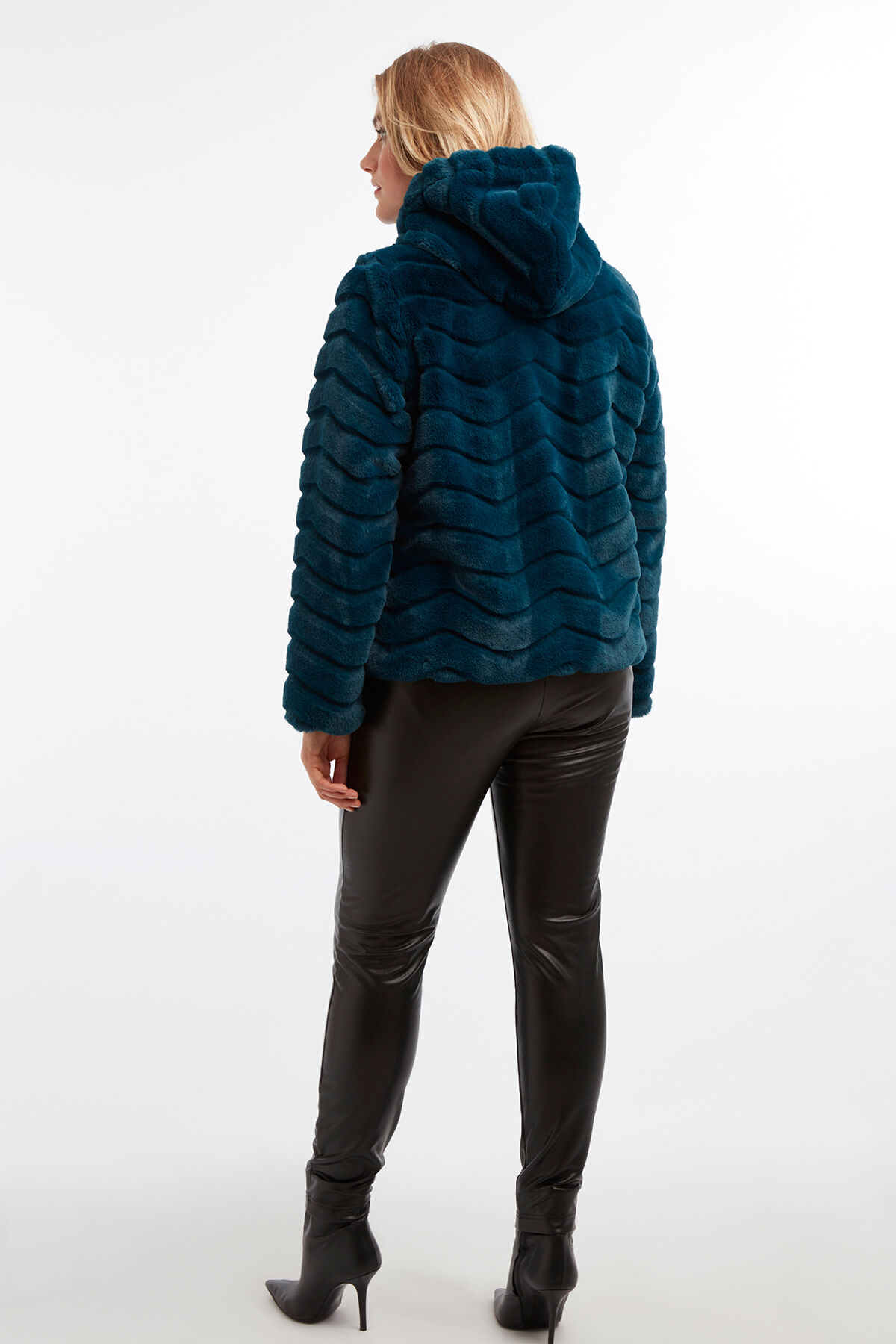 Fake fur jas image number 4