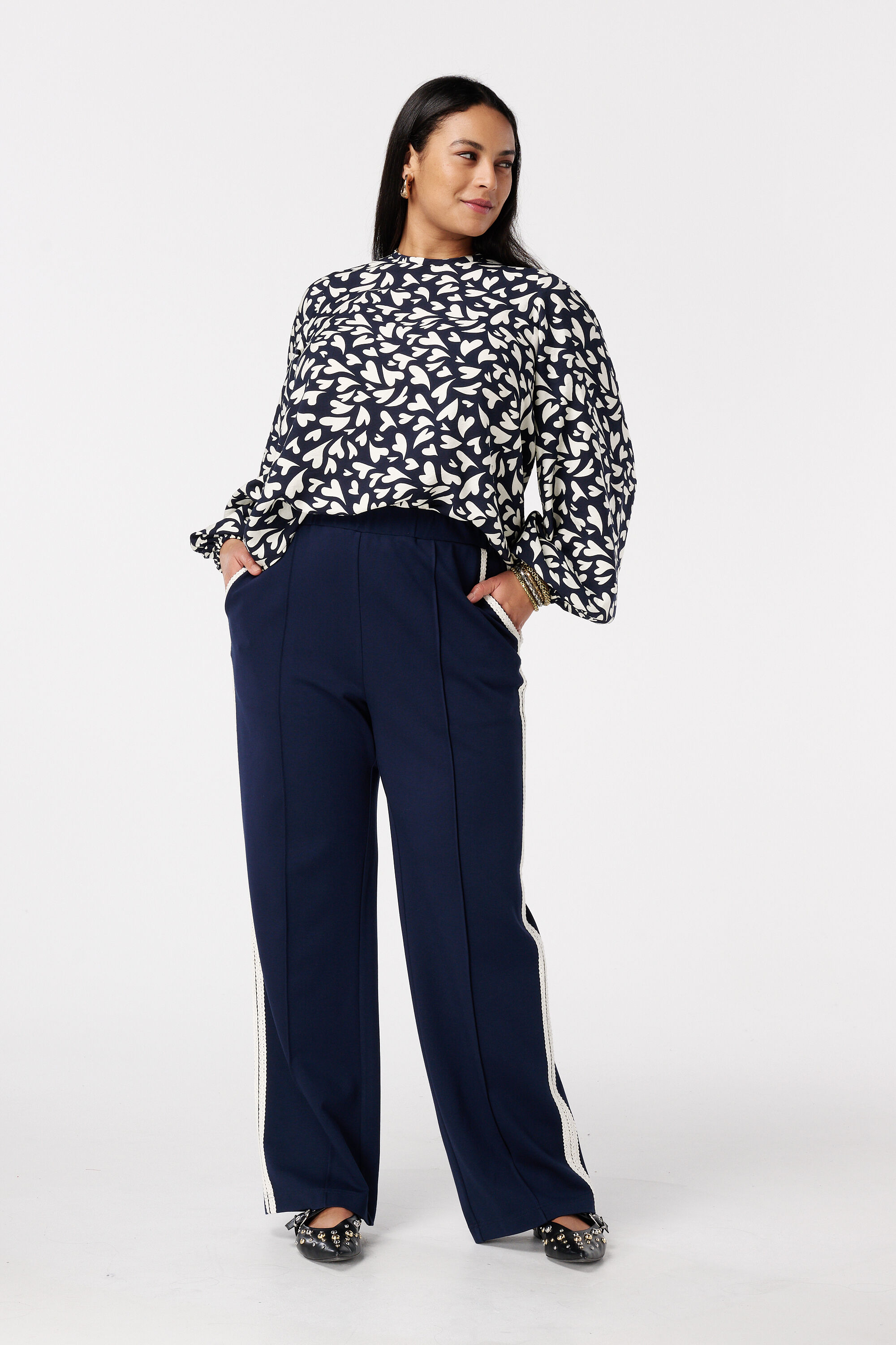 Blouse met polkadot en striksluiting image number 5