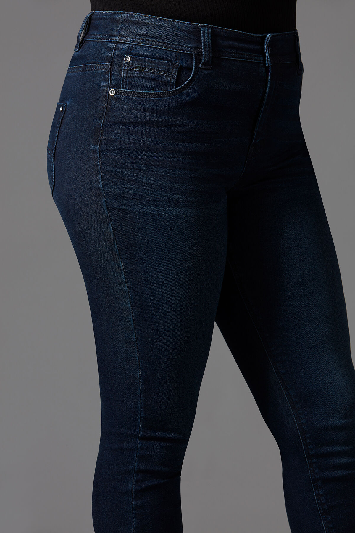 Magic Simplicity SHAPES jeans image number 4