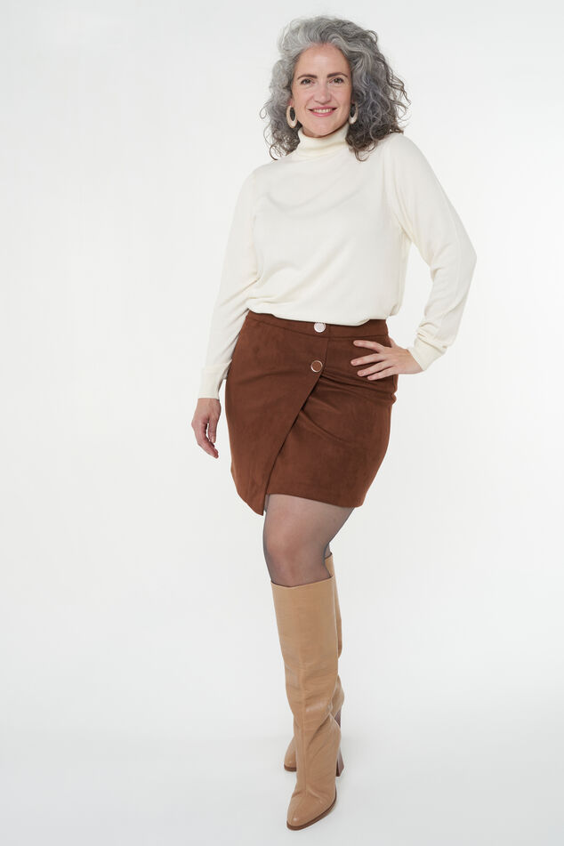 Imitatiesuède rok met overslagdetail image number 0