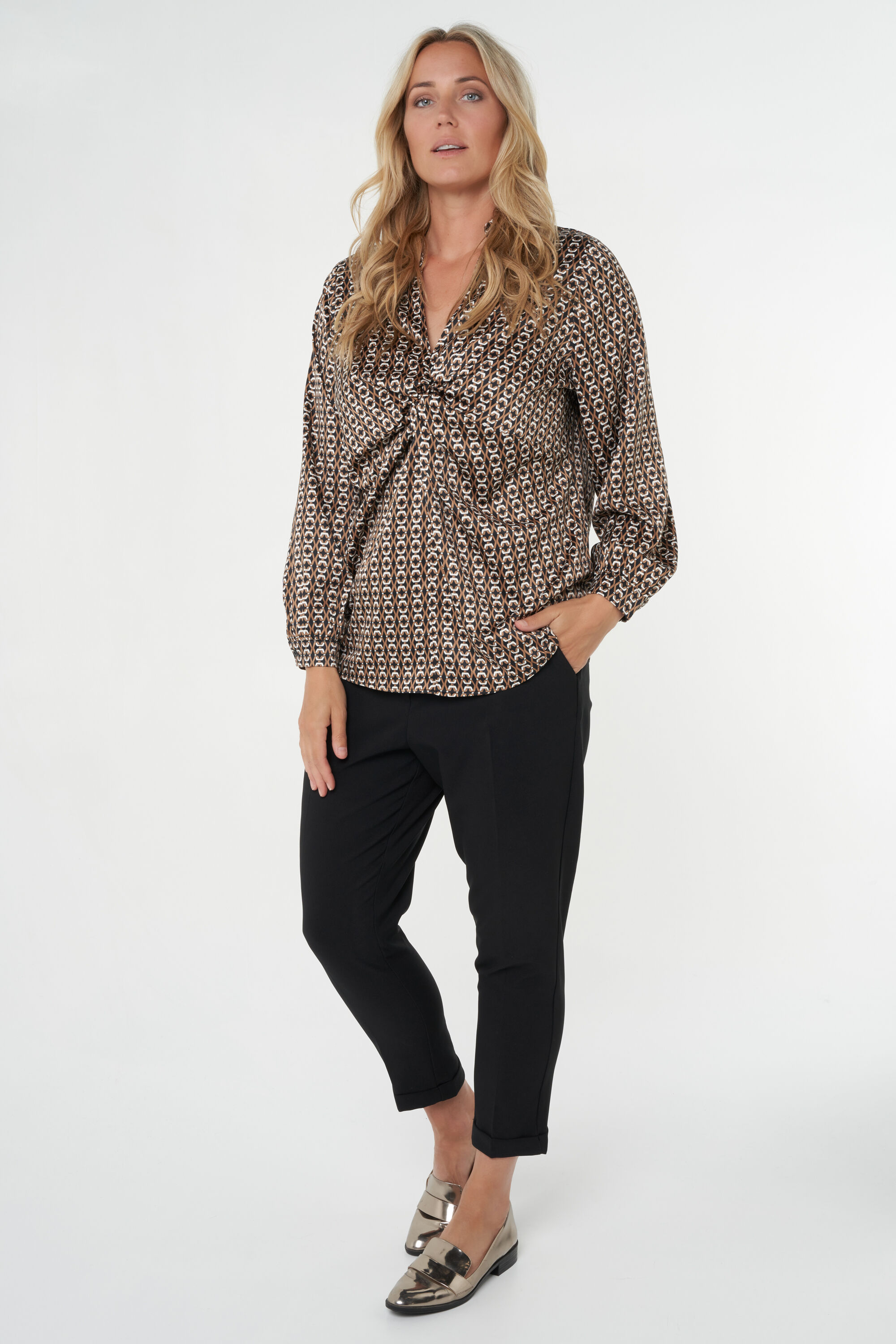 Satijnen blouse met grafische print image number 5