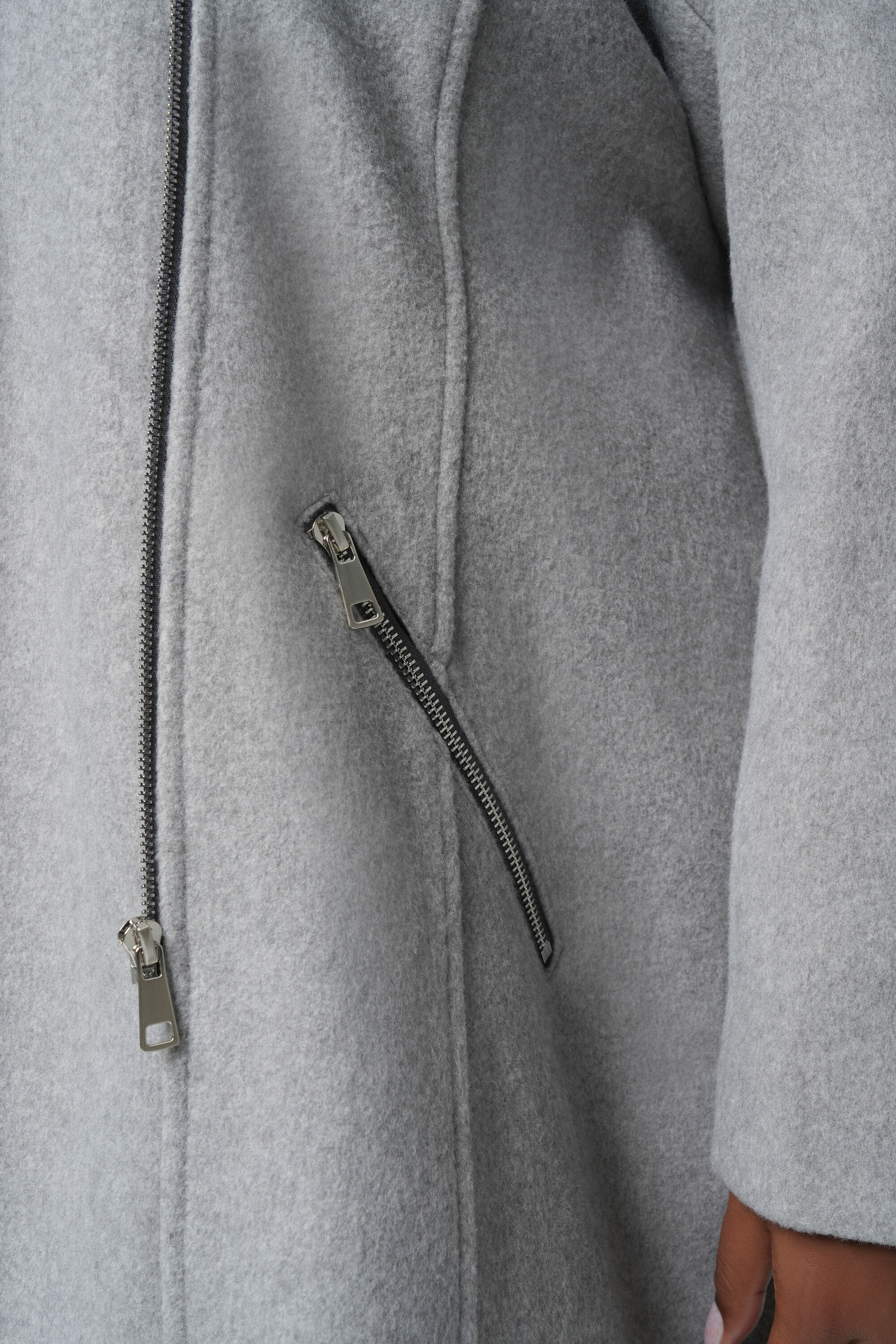 Jas met zilveren details image number 4