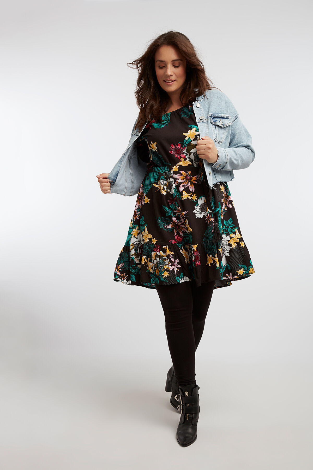 Cropped denim jasje image number 5