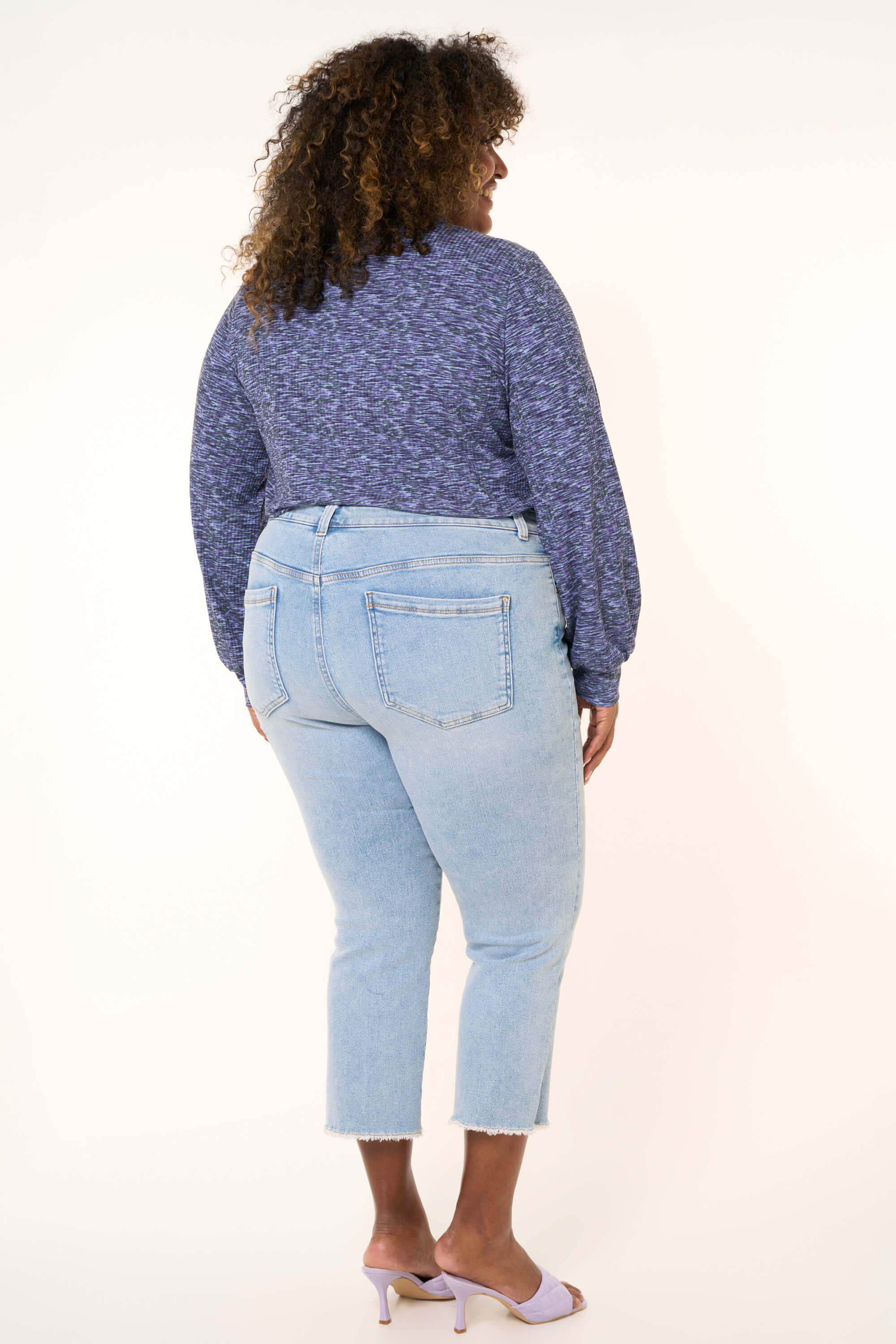 Cropped jeans image number 3