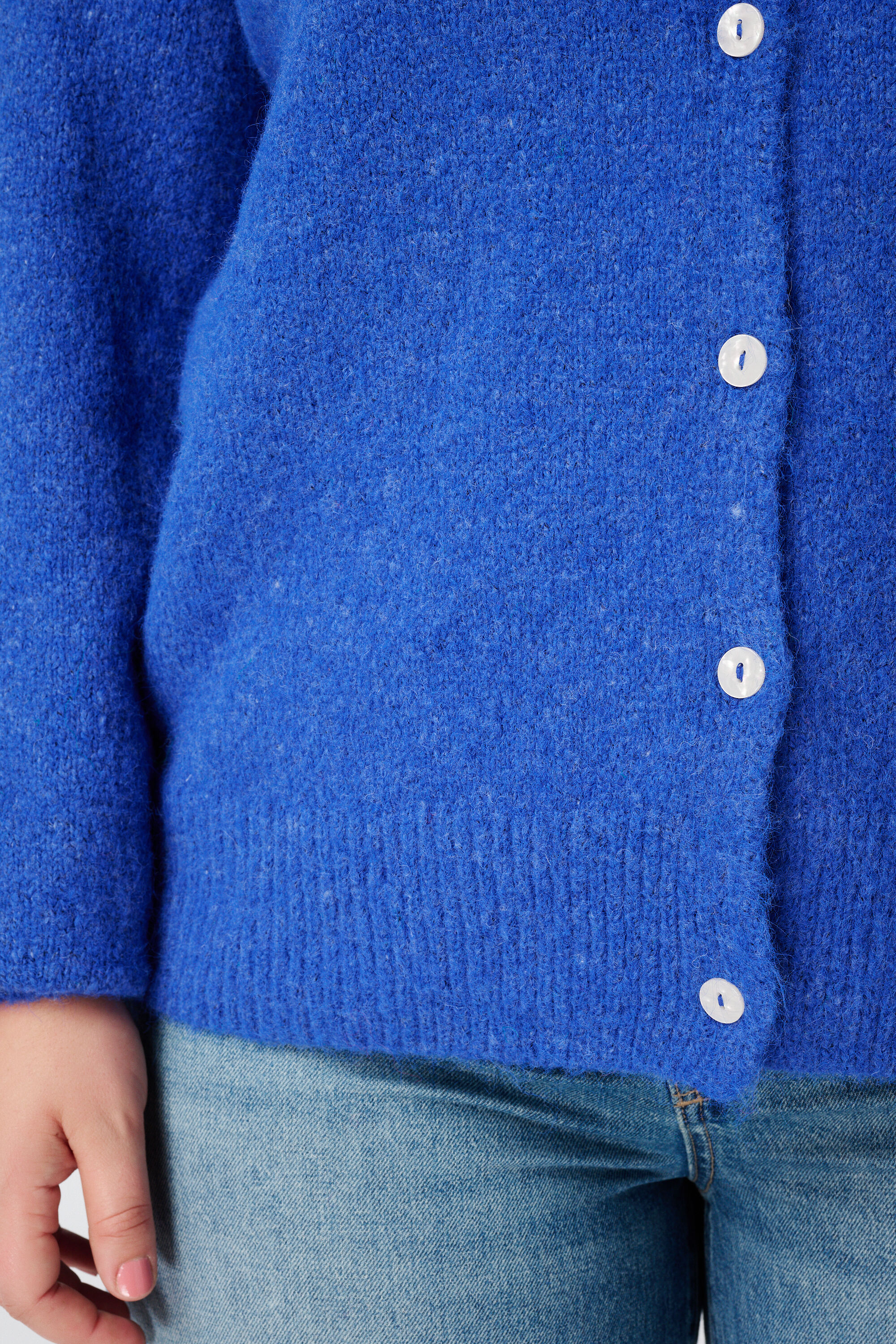 Fijn gebreid vest met knoopsluiting image number 6