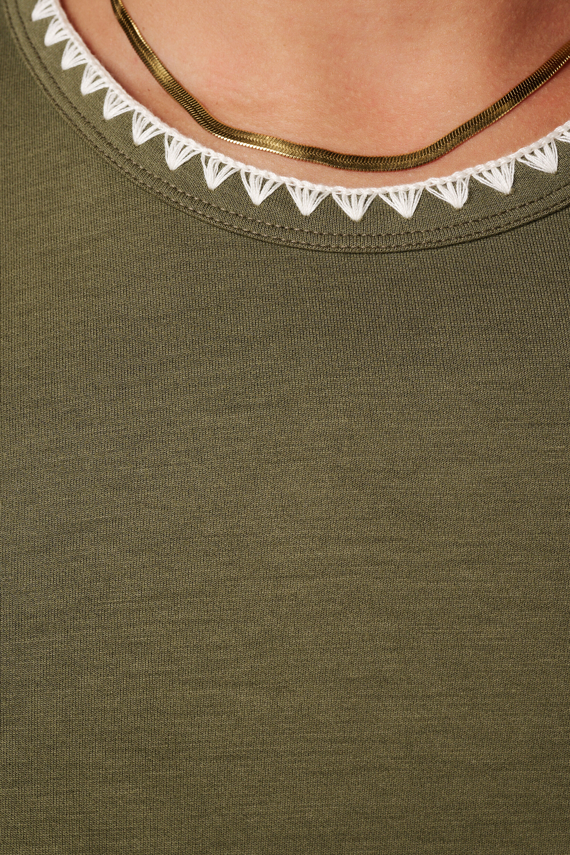 T-shirt met contrast details image number 6