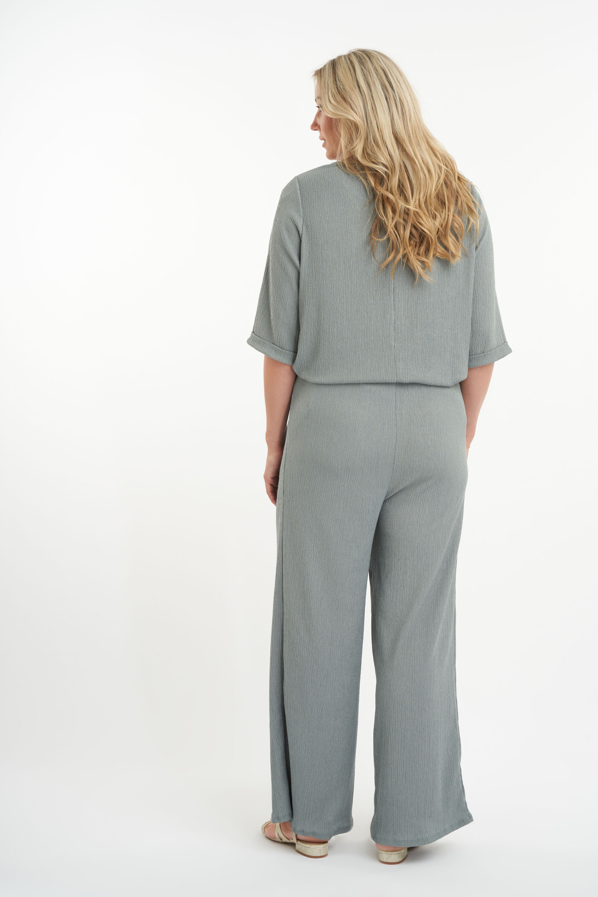 Rechtvallende broek met knoopceintuur image number 3