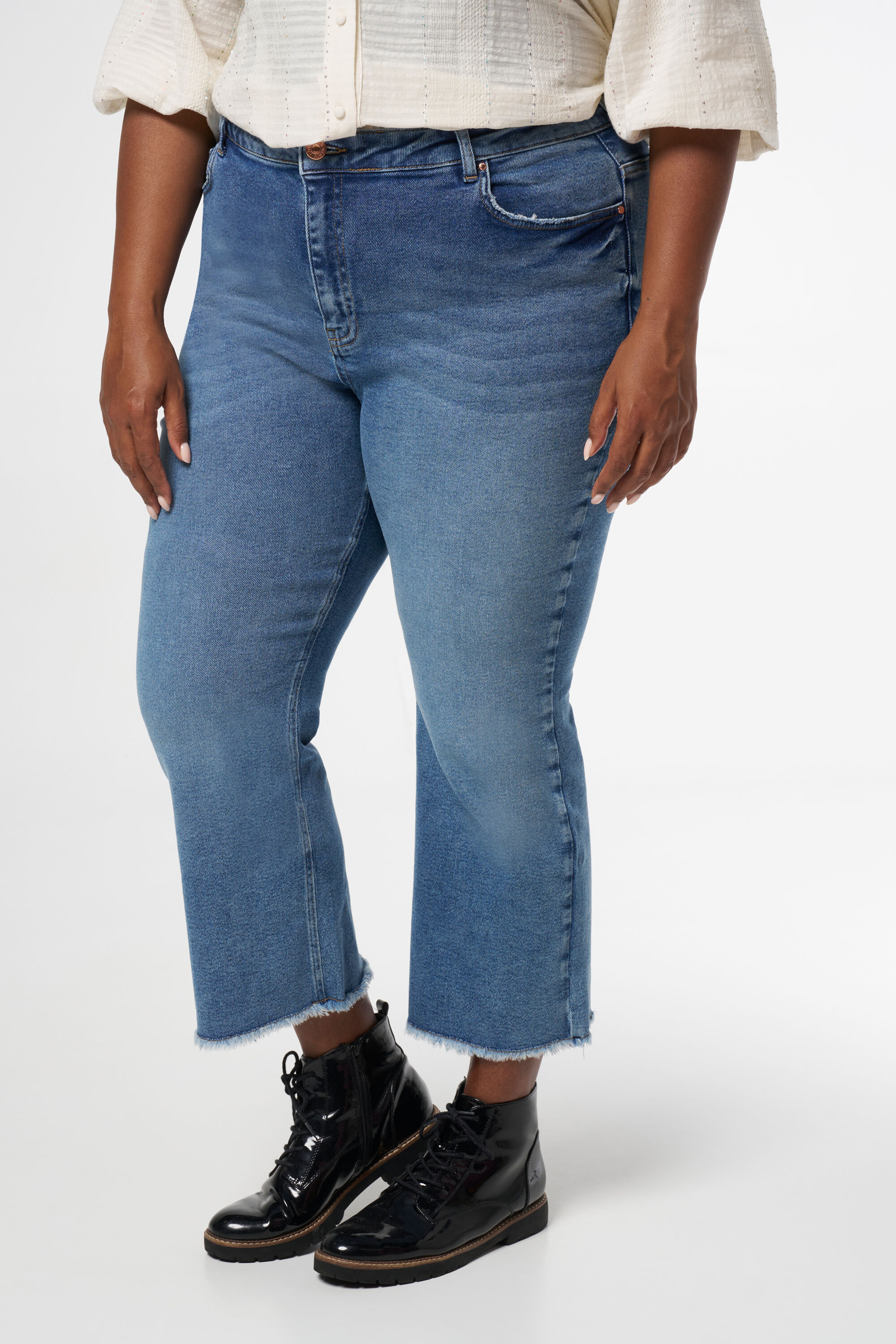 Cropped jeans image number 5