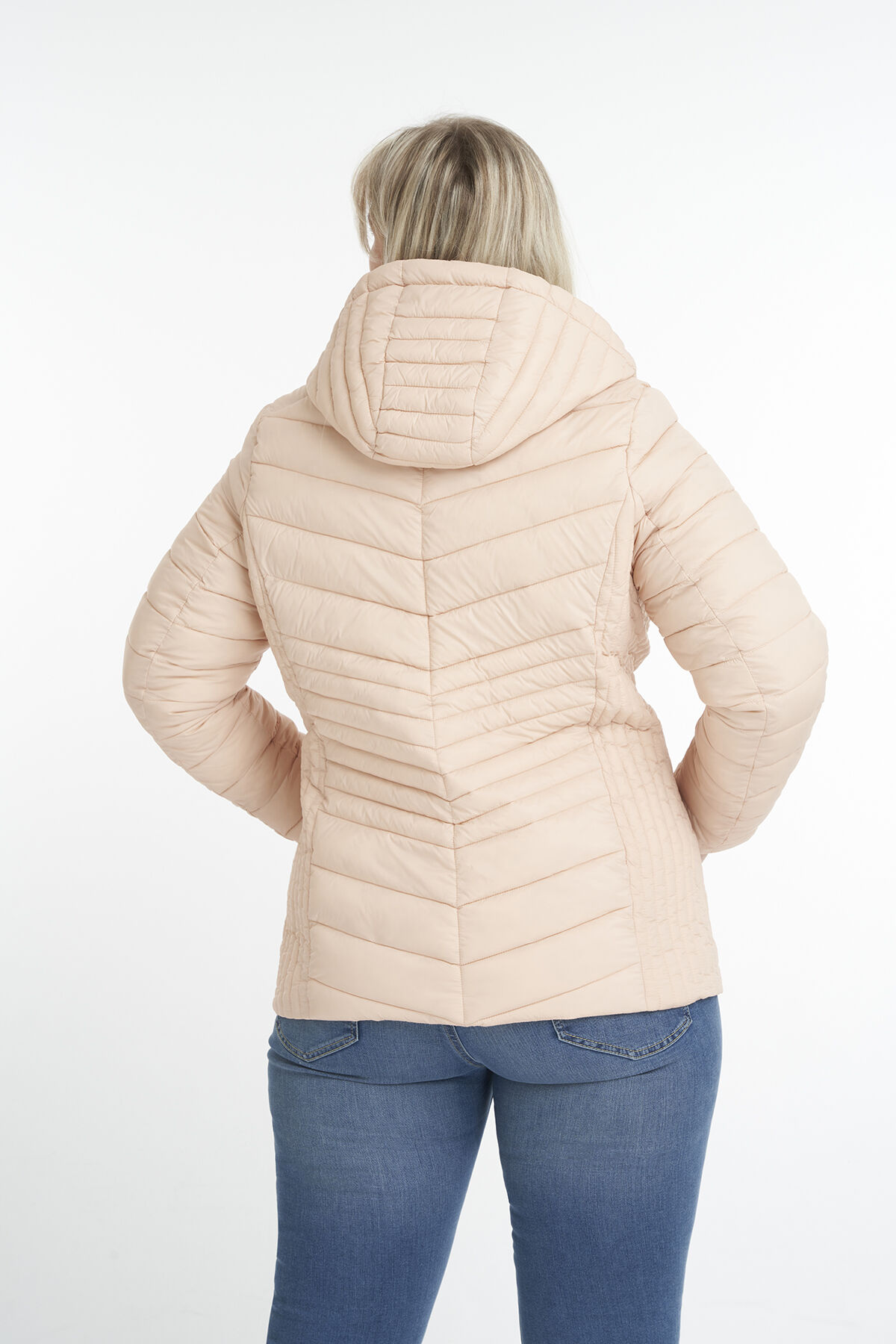 Gewatteerde jas met capuchon image number 3