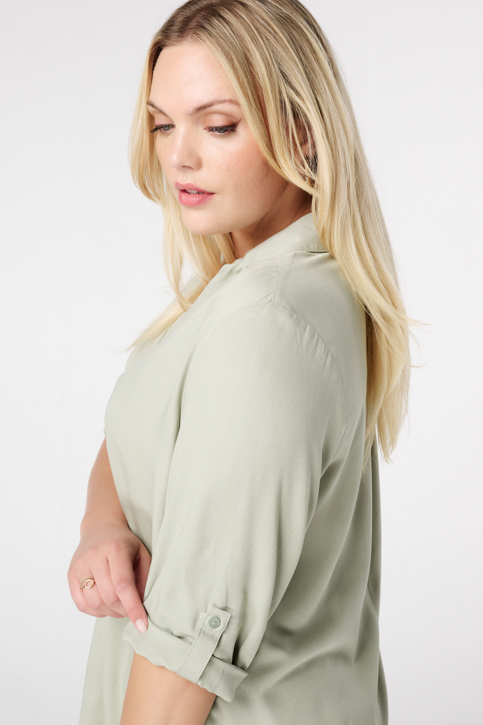 Blouse met opgerolde mouwen image number 4