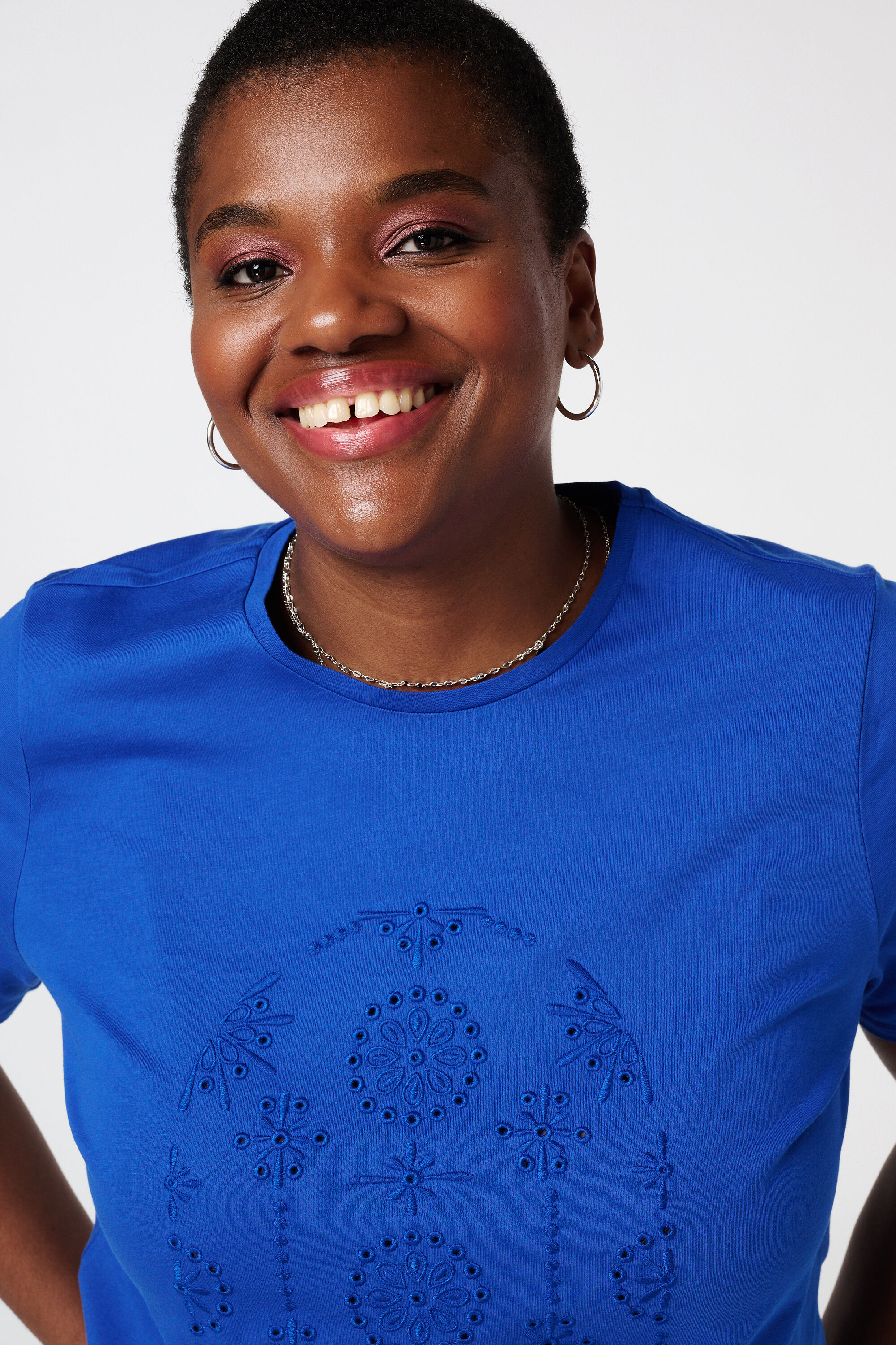 Dames T-shirt met borduursel Kobalt blauw | MS Mode
