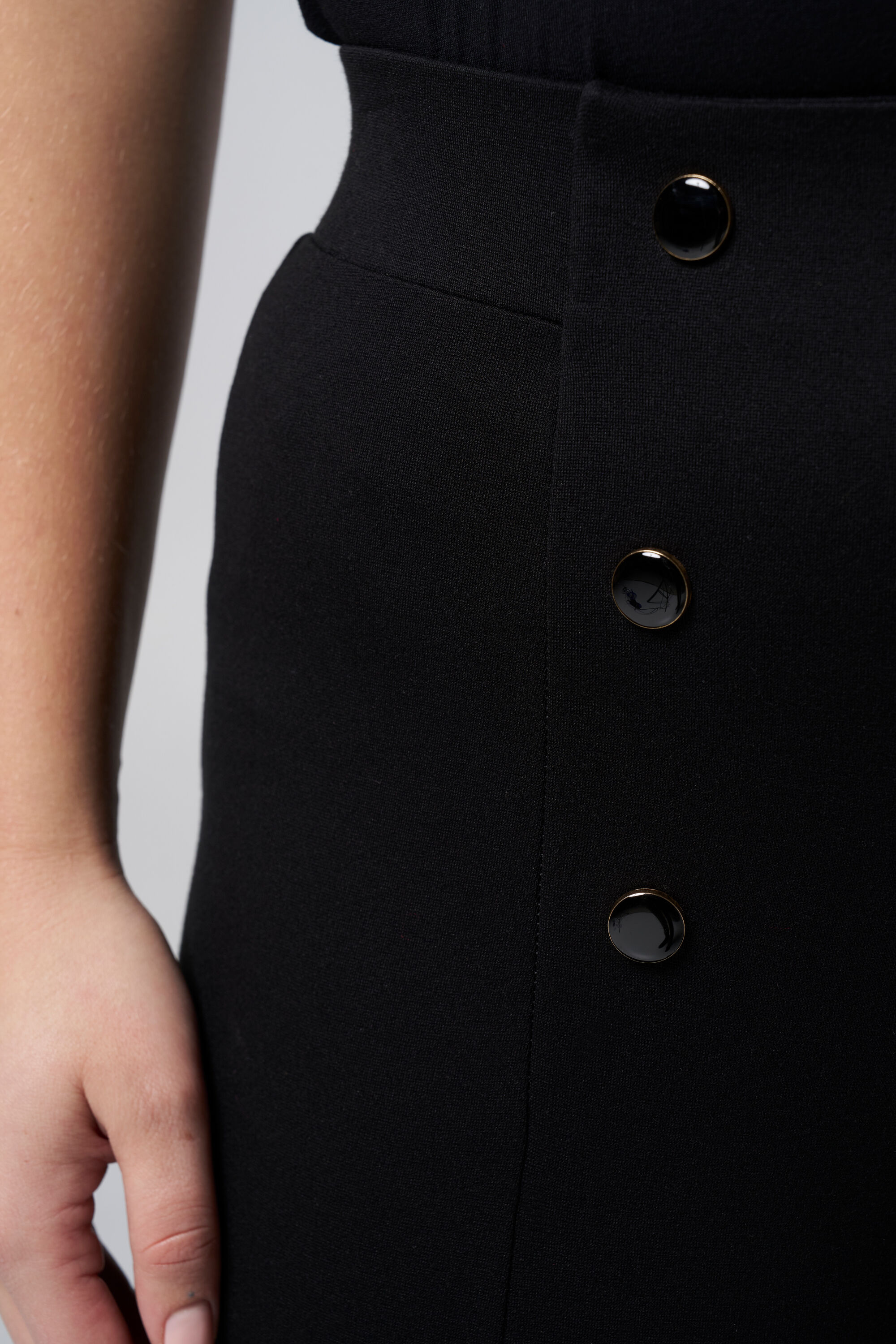 Tregging met gouden knopen image number 4