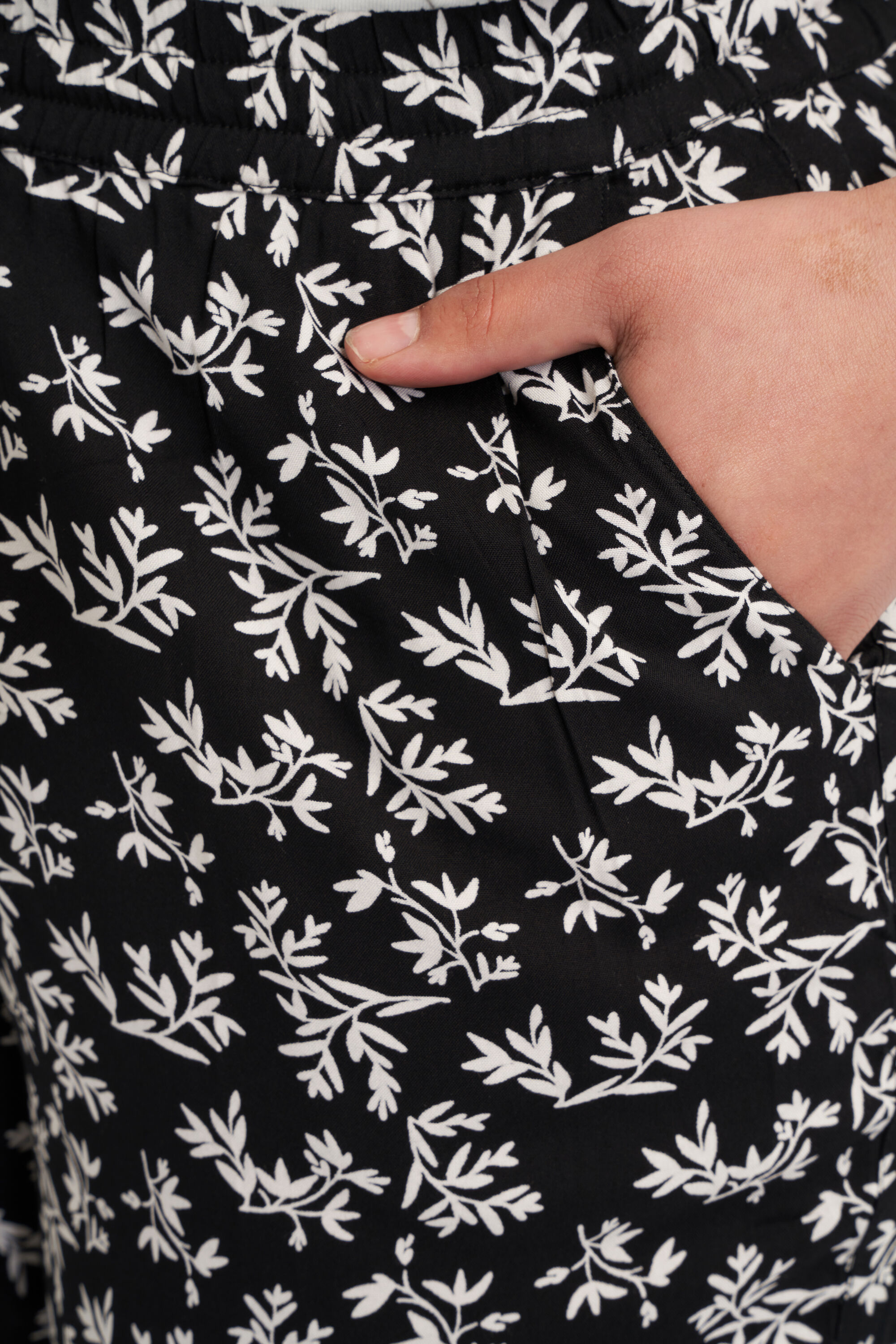 Losvallende broek image number 6