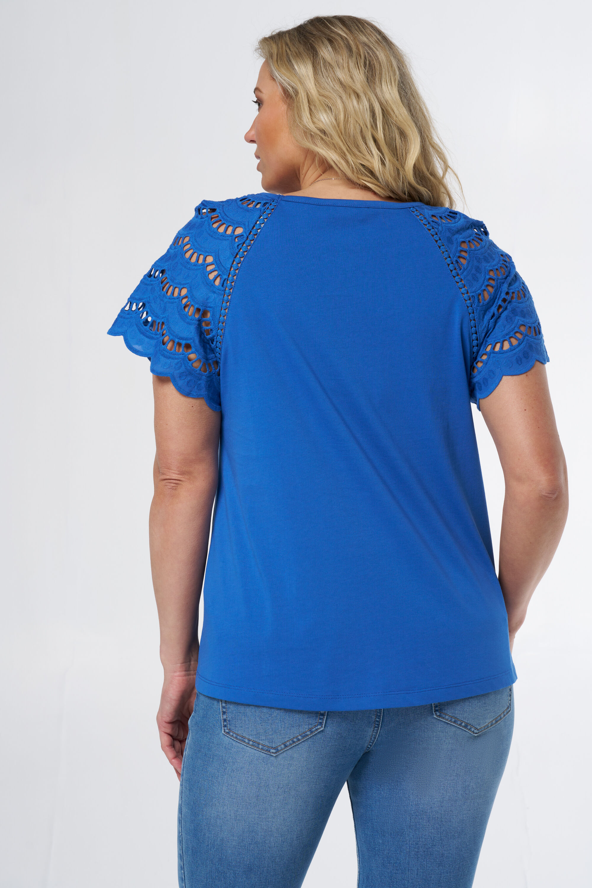 T-shirt met details op de mouwen image number 3