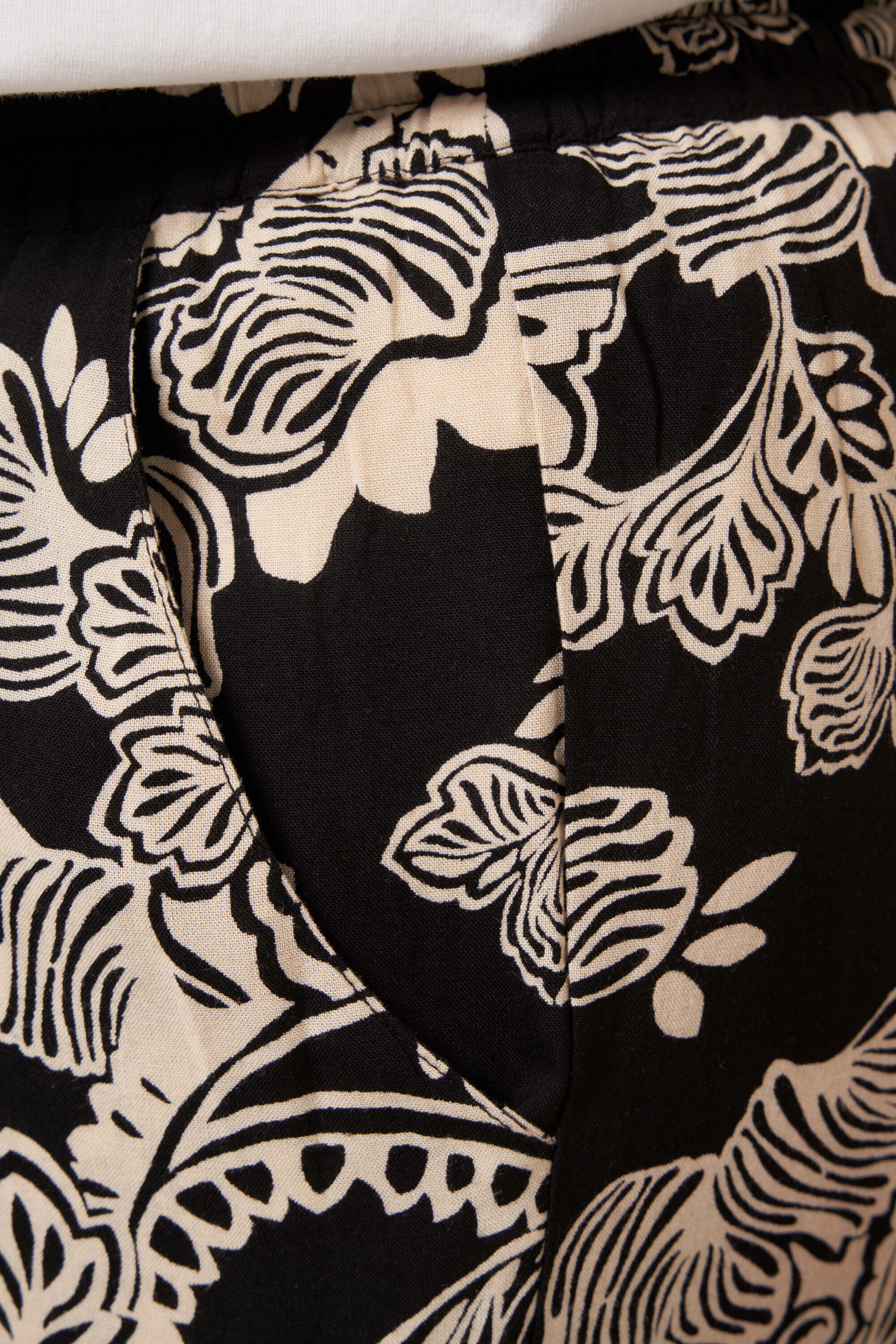 Soepelvallende broek image number 5