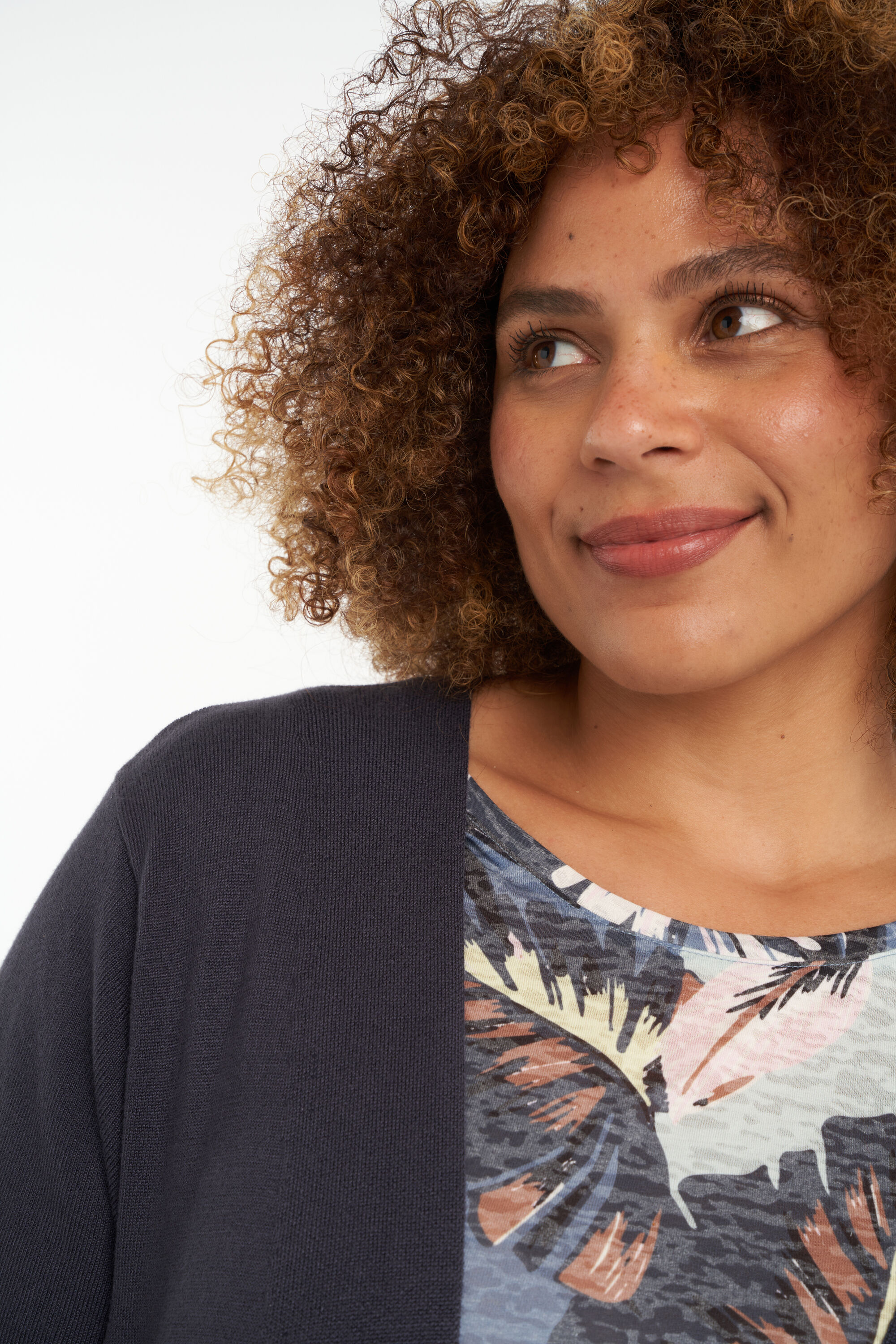 Fijngebreid openvallend vest image number 7