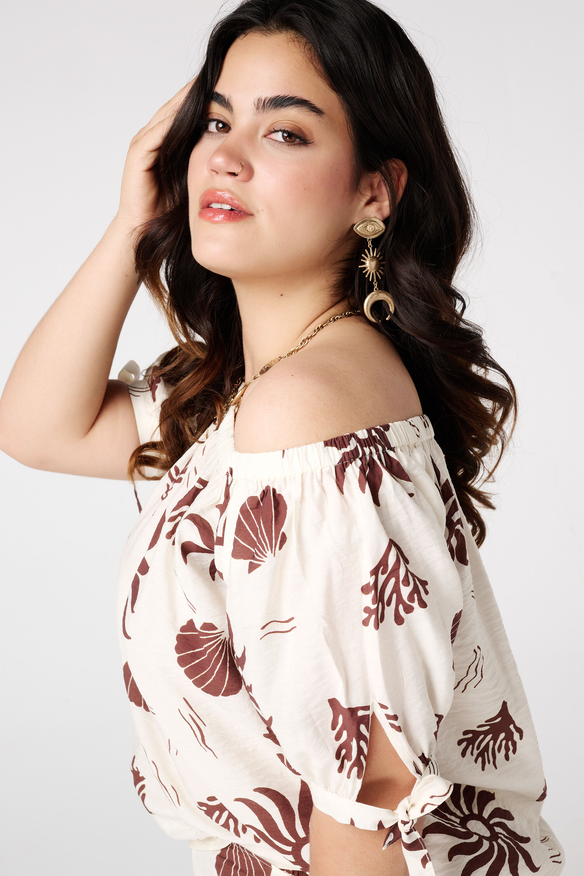 Off-shoulder blouse met print image number 4